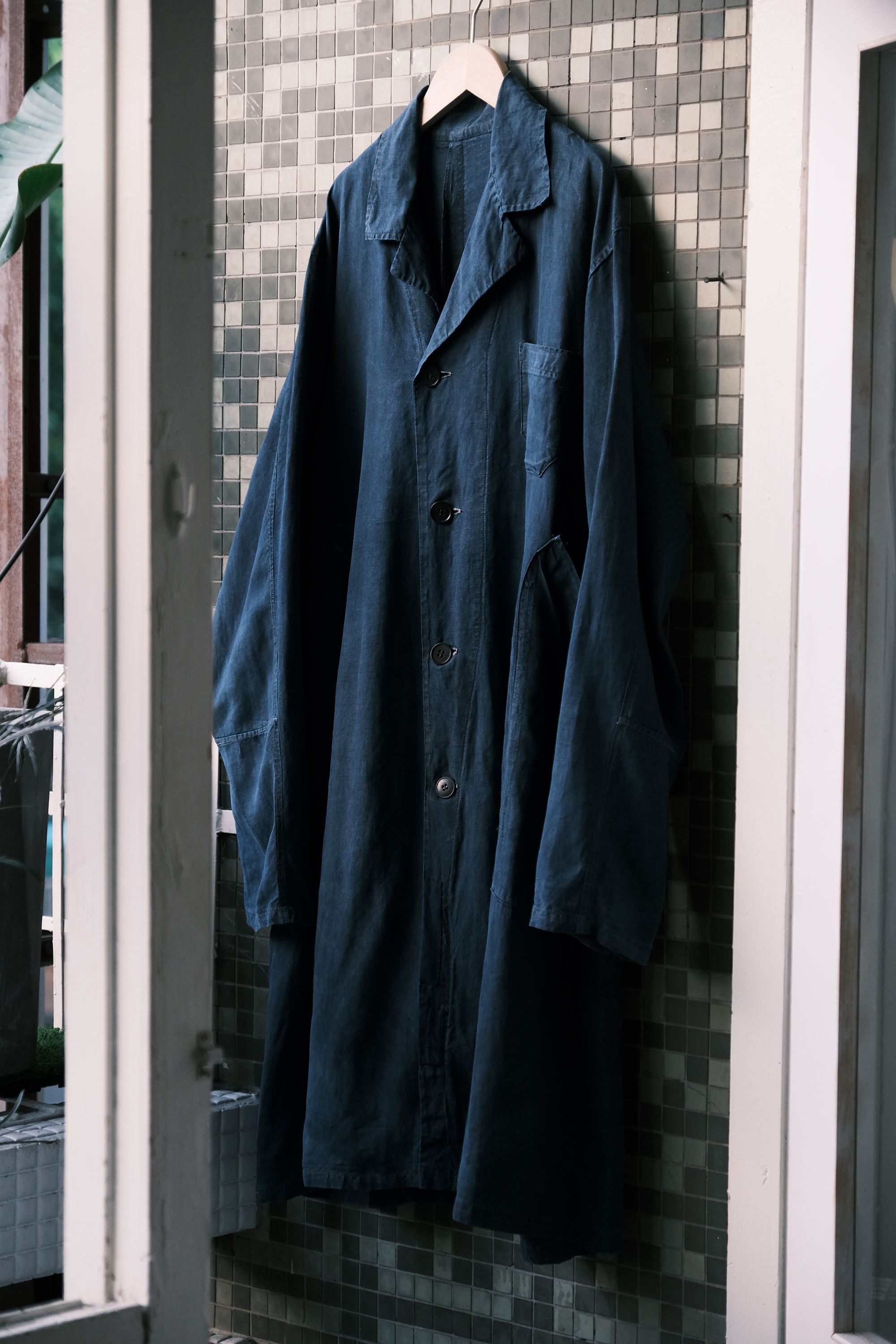 Indigo Early 20th C. "Maquignon" Indigo Linen French Work Coat Size US XL / EU 56 / 4 - 1 Thumbnail