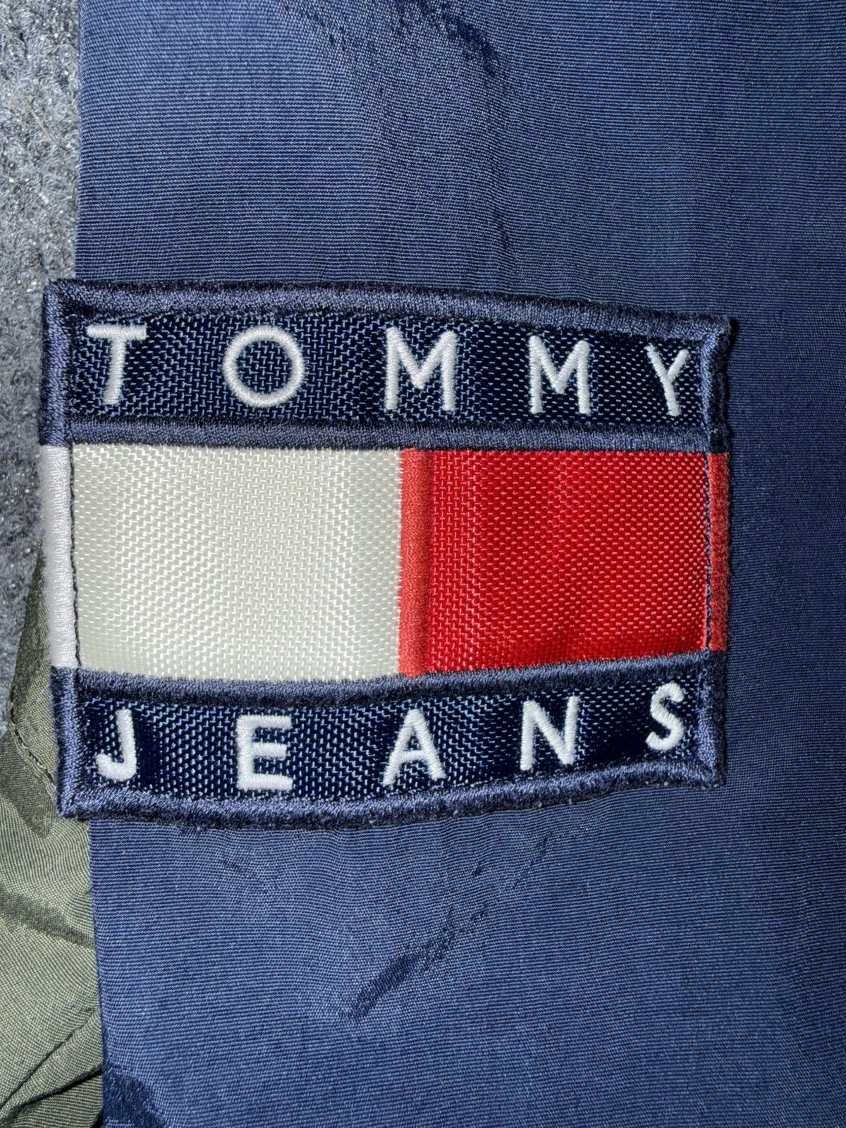 Tommy Hilfiger Vintage Tommy Hilfiger Jeans Pullover Windbreaker M Size US M / EU 48-50 / 2 - 5 Thumbnail