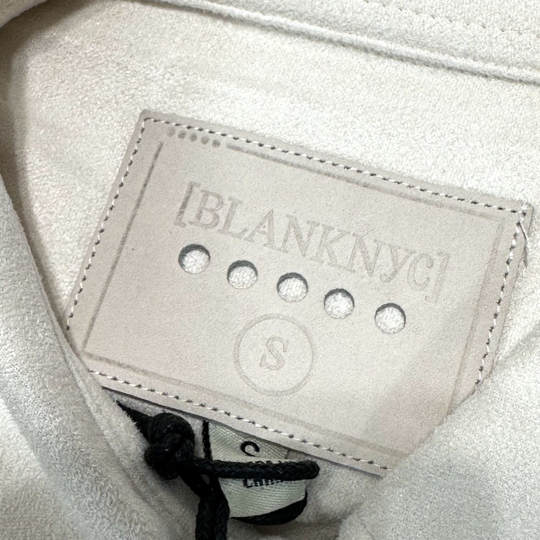 Vintage BLANKNYC Women Shirt Jacket Light Beige Faux Suede Drawstring Snap Buttons S NWT Satin? Size S / US 4 / IT 40 - 5 Thumbnail
