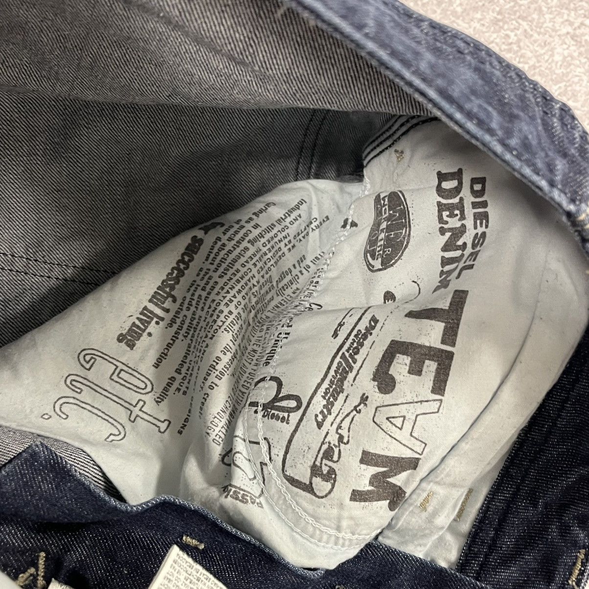 Diesel Diesel Fraceex Denim jeans Dark wash straight regular leg Size US 32 / EU 48 - 10 Thumbnail