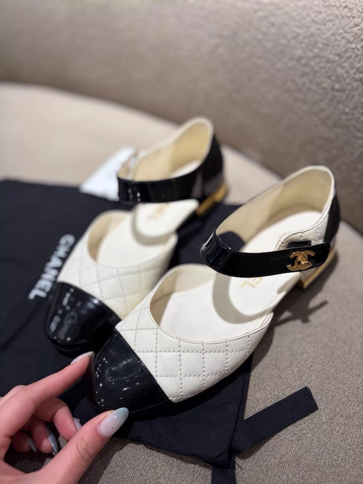 Chanel Chanel Panda Two-Tone Ballet Flats 99 New 35 Size US 4.5 / IT 34.5 - 3 Thumbnail