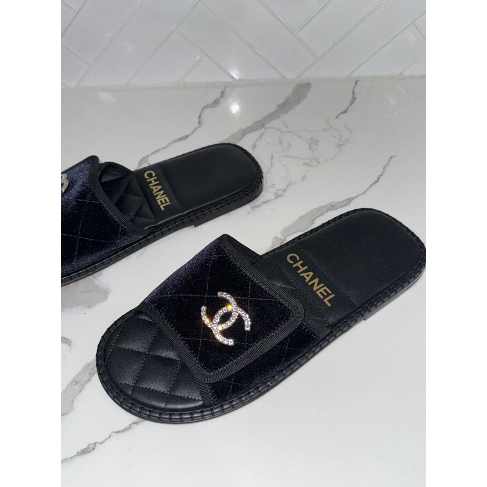 Chanel Chanel 23M Black Velvet Crystal CC Logo Hotel Mule Slide Size US 10 / IT 40 - 21 Thumbnail