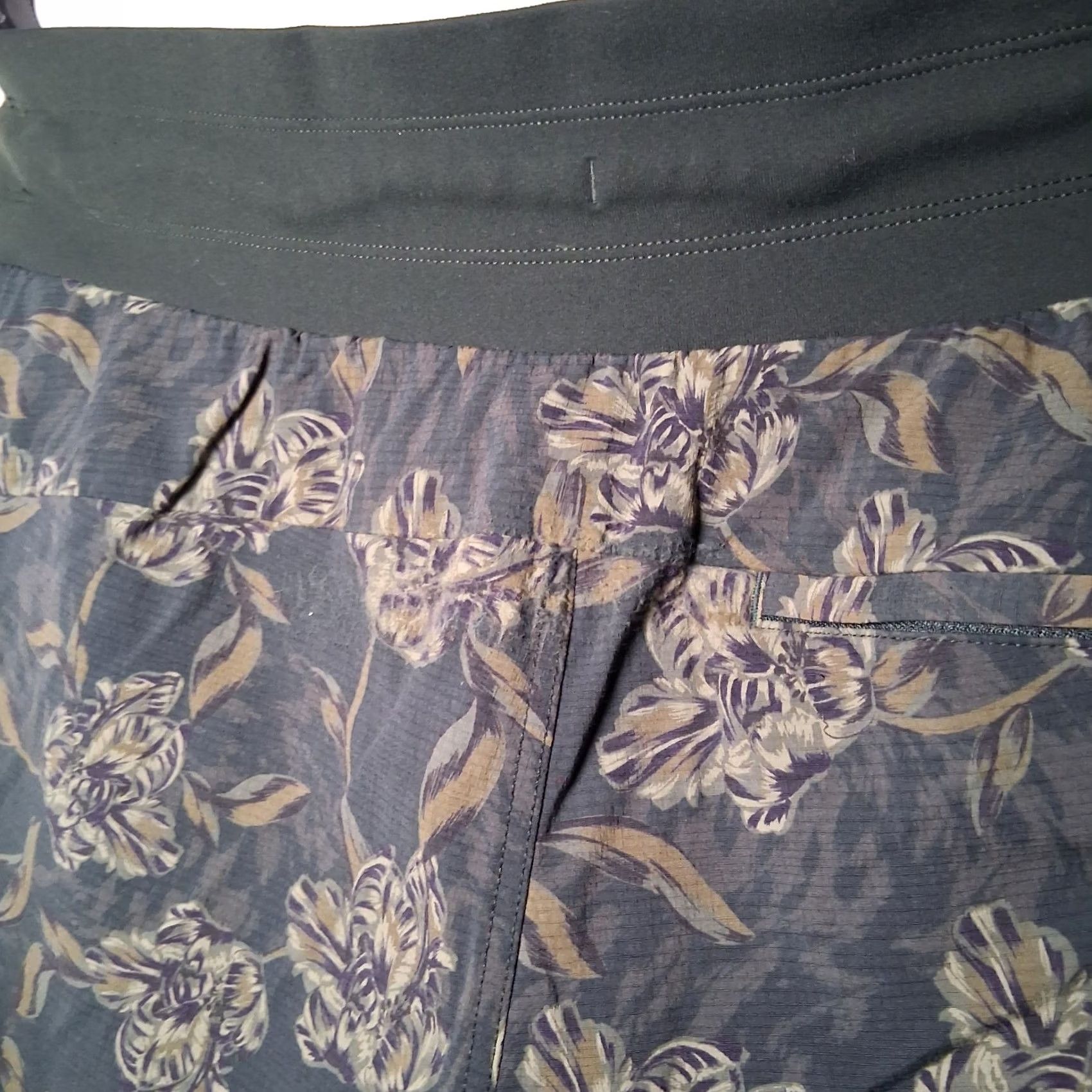 Athleta Athleta Jogger Pants Green Purple Floral Rip Stop Trekkie North 18 Women Size 40" / US 18 - 4 Thumbnail