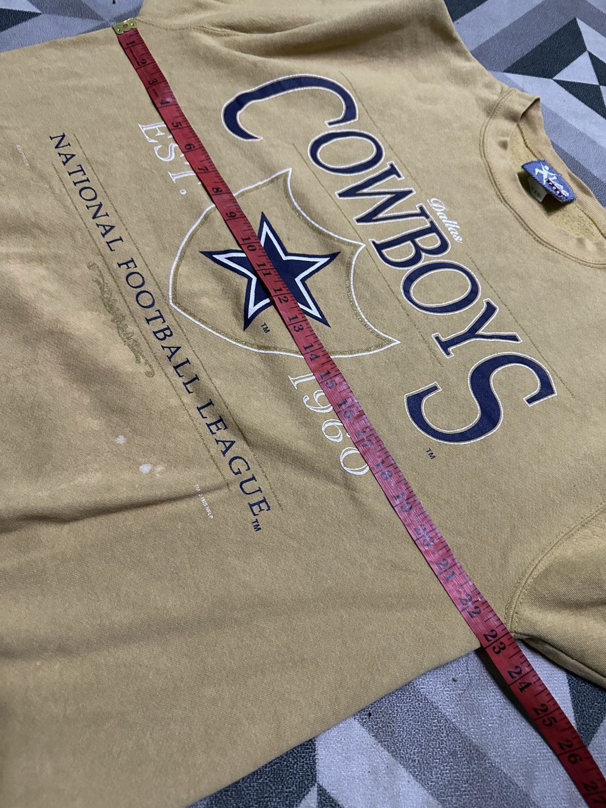 Lee vintage 1990s Lee Sport Dallas Cowboys NFL crew sweatshirt Size US M / EU 48-50 / 2 - 6 Thumbnail