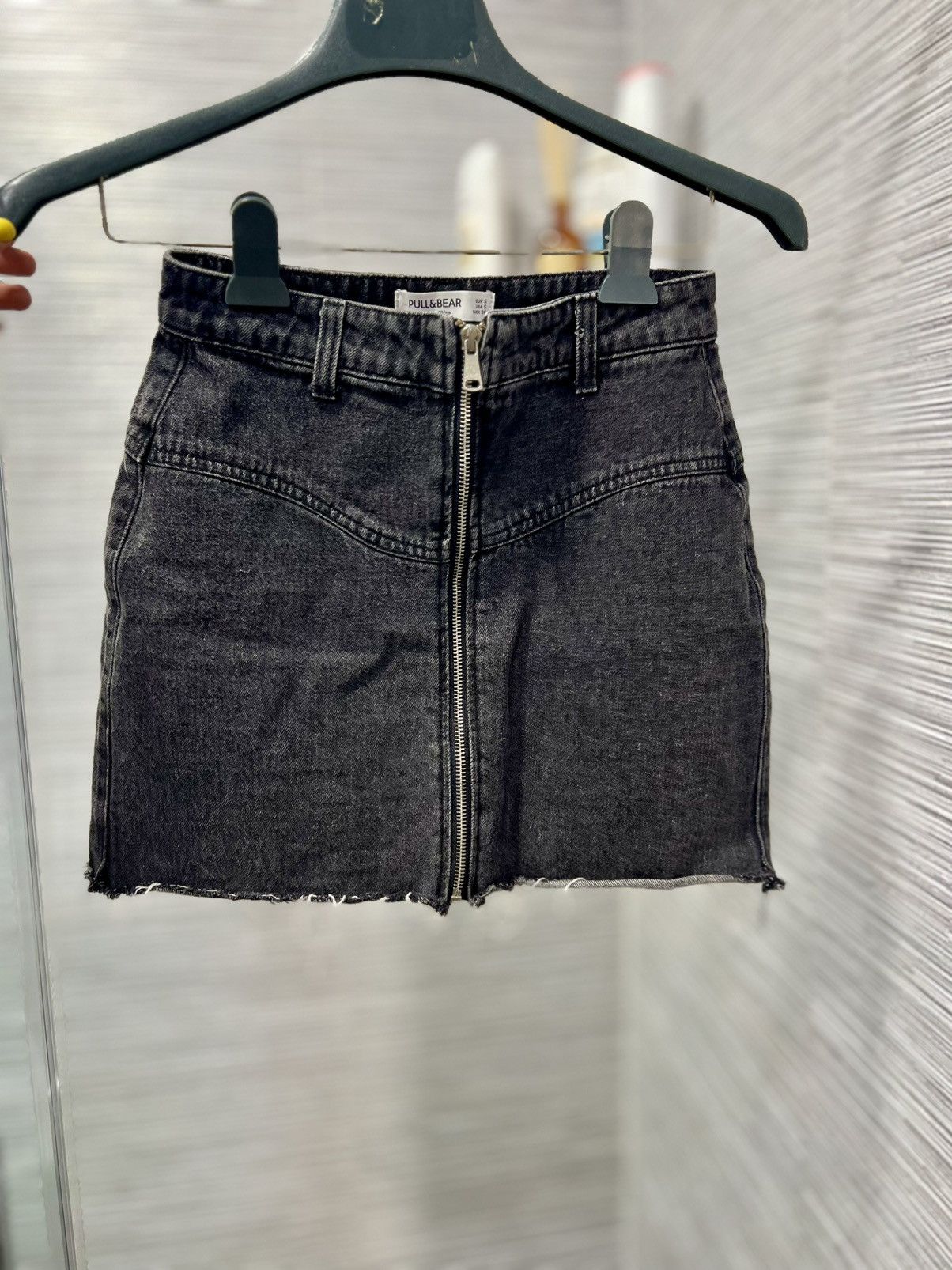 Pull & Bear Pull & Bear Skirt Womens Small Black Mini A-line Zip Denim Size 26" / US 2 / IT 38 - 3 Thumbnail