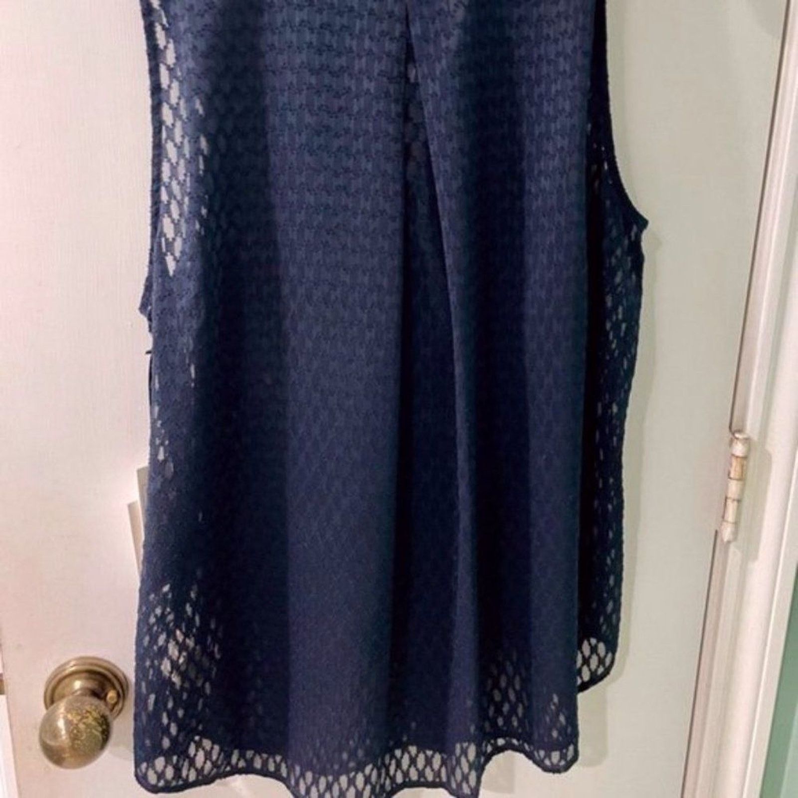 L'AGENCE L'Agence Navy Tie Neck Lace V Neck Sleeveless Sheer Blouse Size L / US 10 / IT 46 - 6 Thumbnail