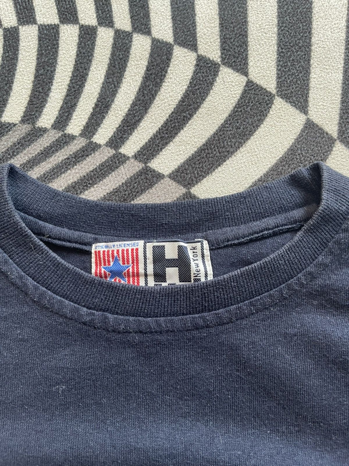 Vintage Vintage Georgetown Hoyas x HUD New York Skater Bulldog LSTee Size US M / EU 48-50 / 2 - 5 Thumbnail