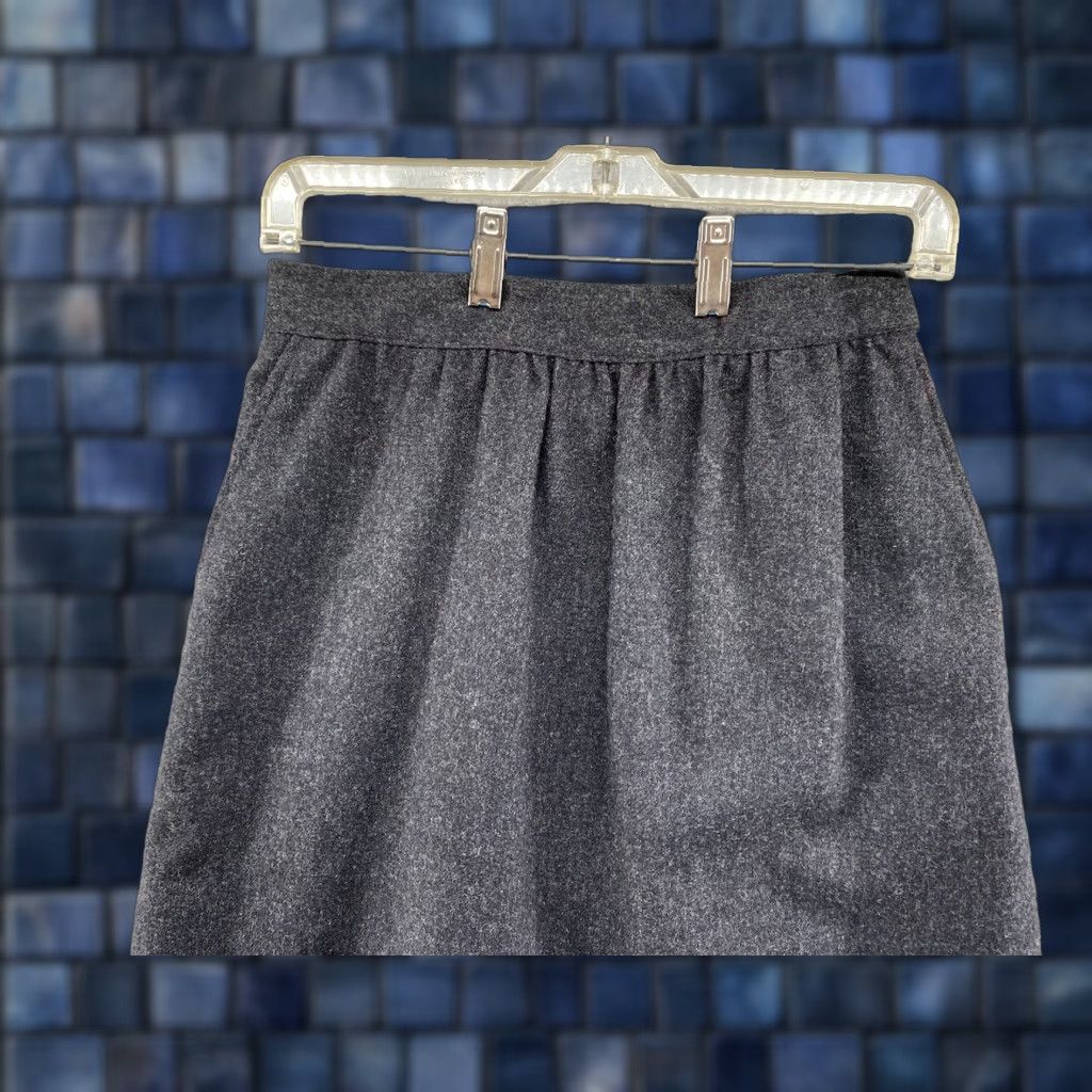 Vintage VTG Requirements Petite Gray Pleated USA Made Wool Blend Skirt Size 9/10 10P Midi Women Wool Gray USA Made Pleated Skirt in Size 9/10 VTG Size 32" / US 10 / IT 46 - 1 Thumbnail