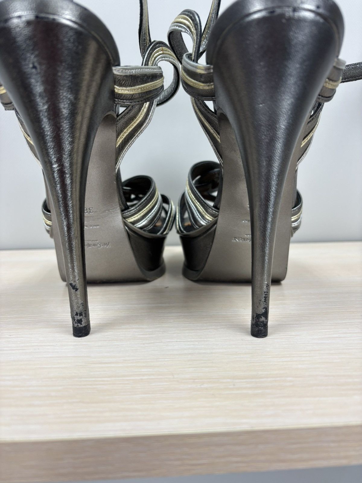 Womens heels Yves Saint Laurent Size 38 1/2 Color Gray