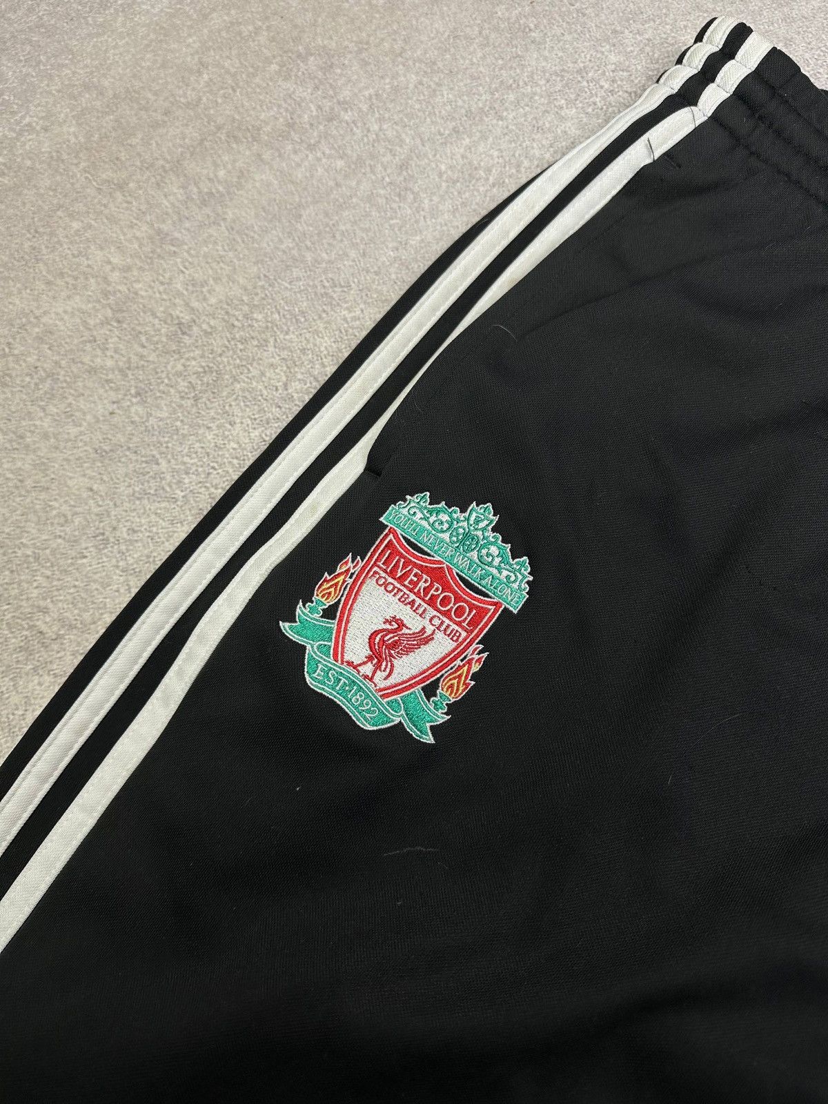 Adidas Vintage Adidas Liverpool Baggy Nylon Track Pants L Size US 34 / EU 50 - 2 Thumbnail