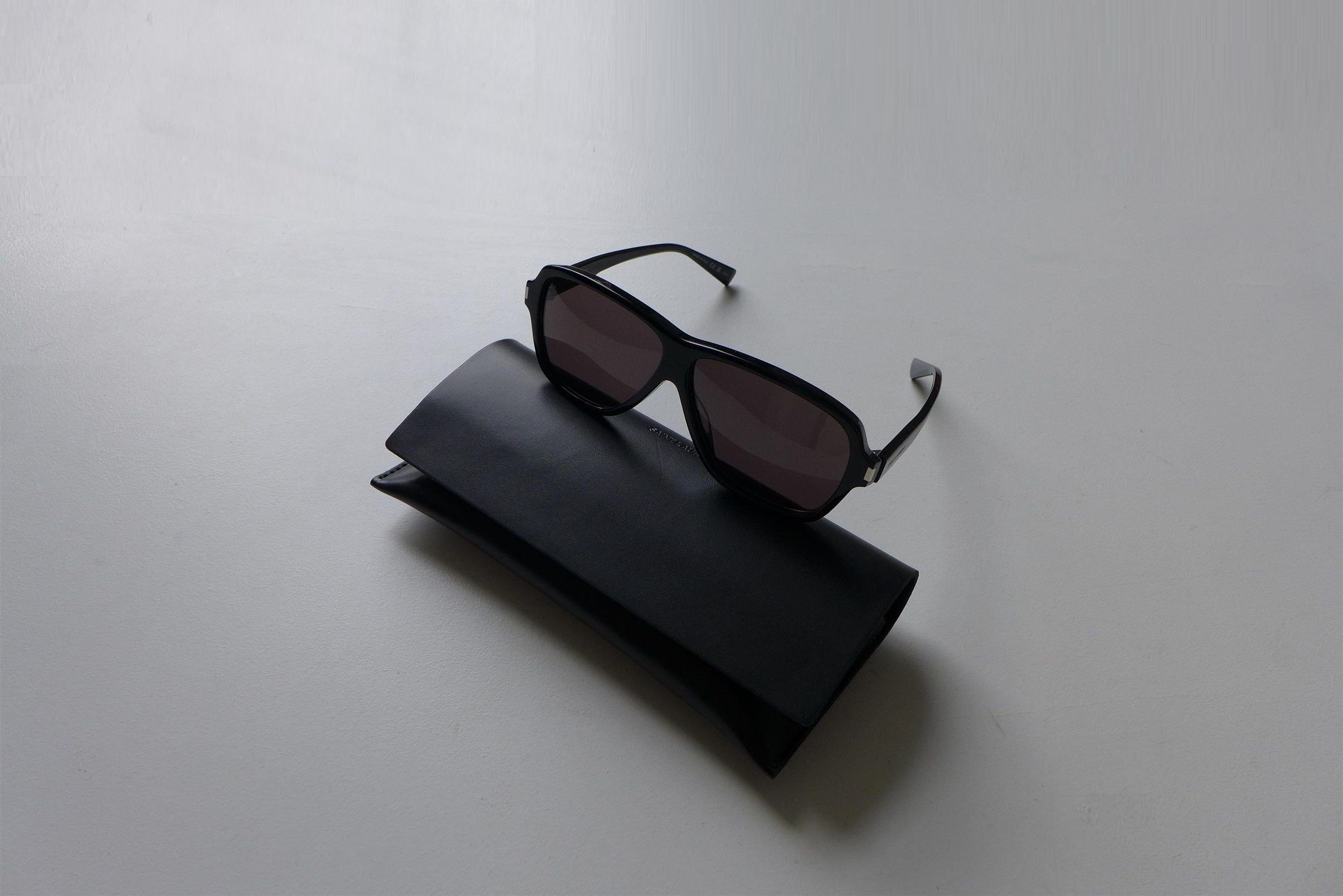 Saint Laurent Paris Saint Laurent SL 906 Carolyn Sunglasses - Black Acetate Size ONE SIZE - 1 Thumbnail