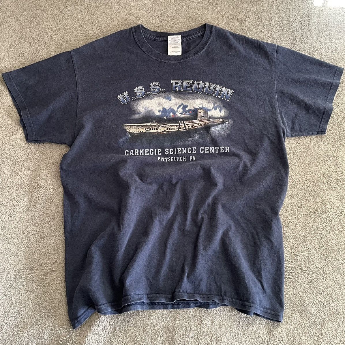 Gildan × Vintage Navy Blue ‘U.S.S Requin’ Submarine T-shirt Men’s Large Size US L / EU 52-54 / 3 - 1 Thumbnail