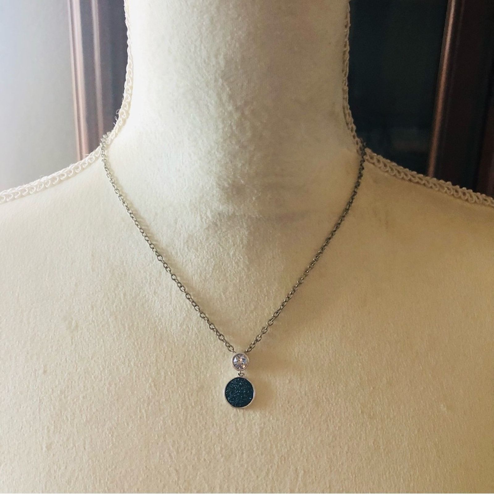Jewelry Blue sparkle faux drusy pendant on chain necklace Size ONE SIZE - 3 Thumbnail