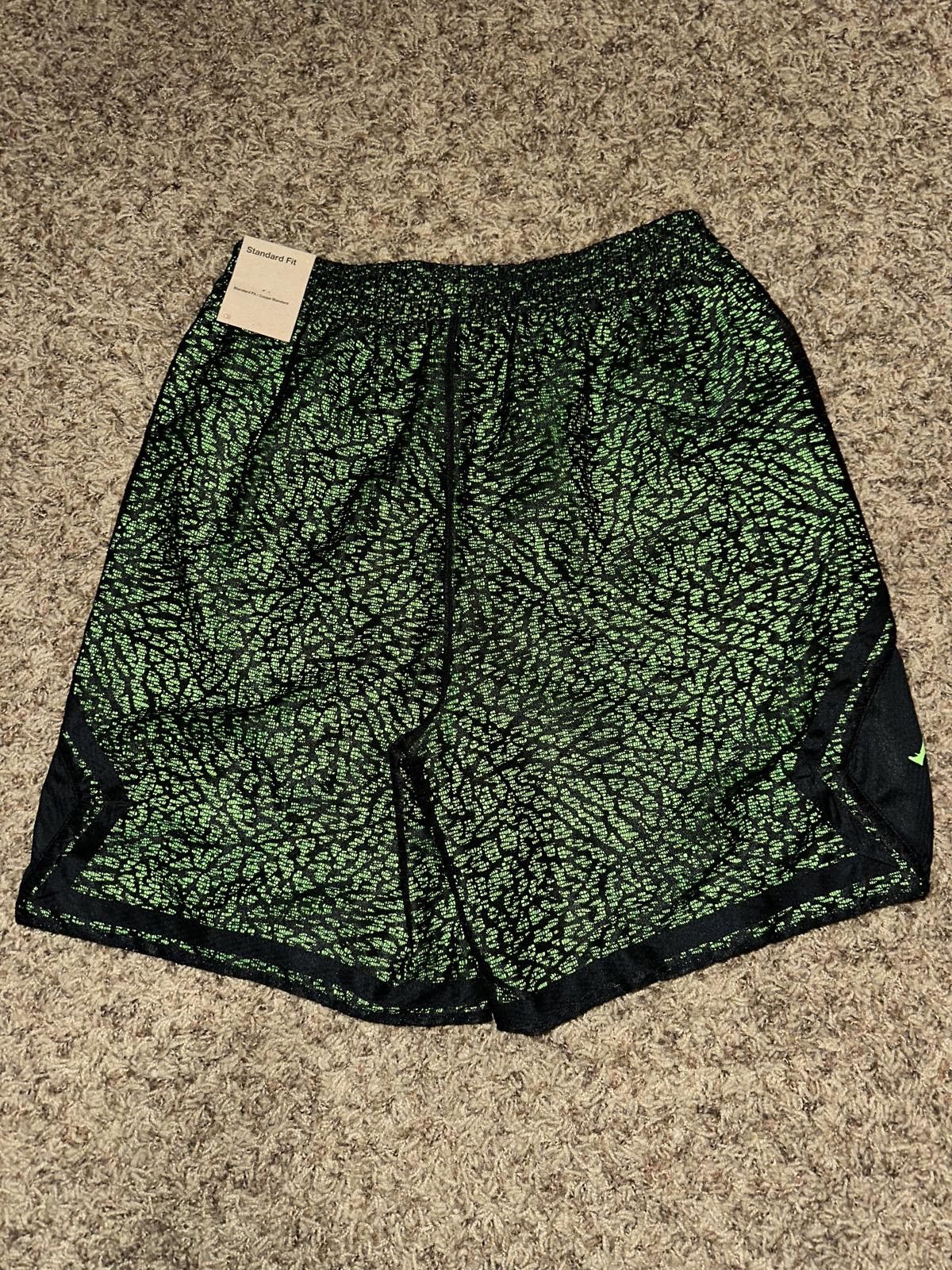 Jordan Brand Womens Small Jordan Diamond Basketball Shorts See Through Black Green Sample Size 26" / US 2 / IT 38 - 4 Thumbnail