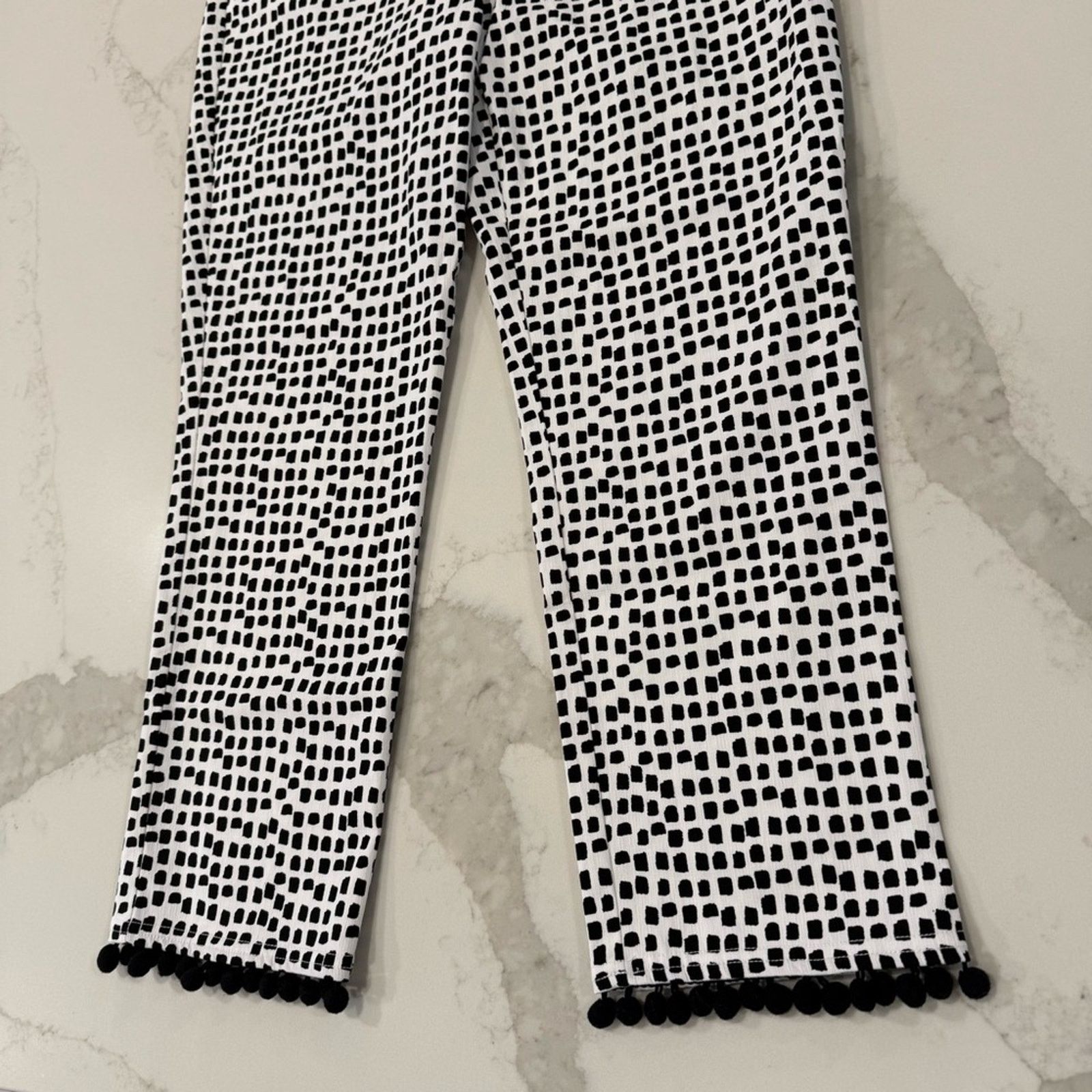 Chicos Chicos NWT So Slimming Brigitte Slim Leg Crop Pants Womens 4 Size 27" / US 4 / IT 40 - 2 Thumbnail