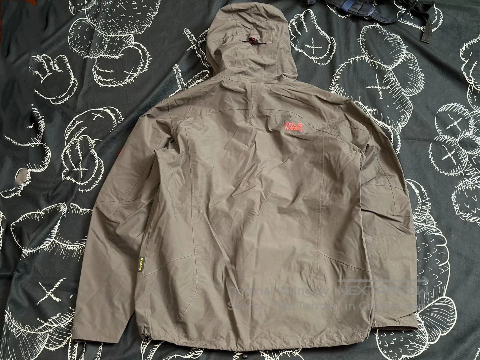 Jack Wolfskin JACKWOLFSKIN Lightweight Waterproof Jacket. Size US M / EU 48-50 / 2 - 9 Thumbnail
