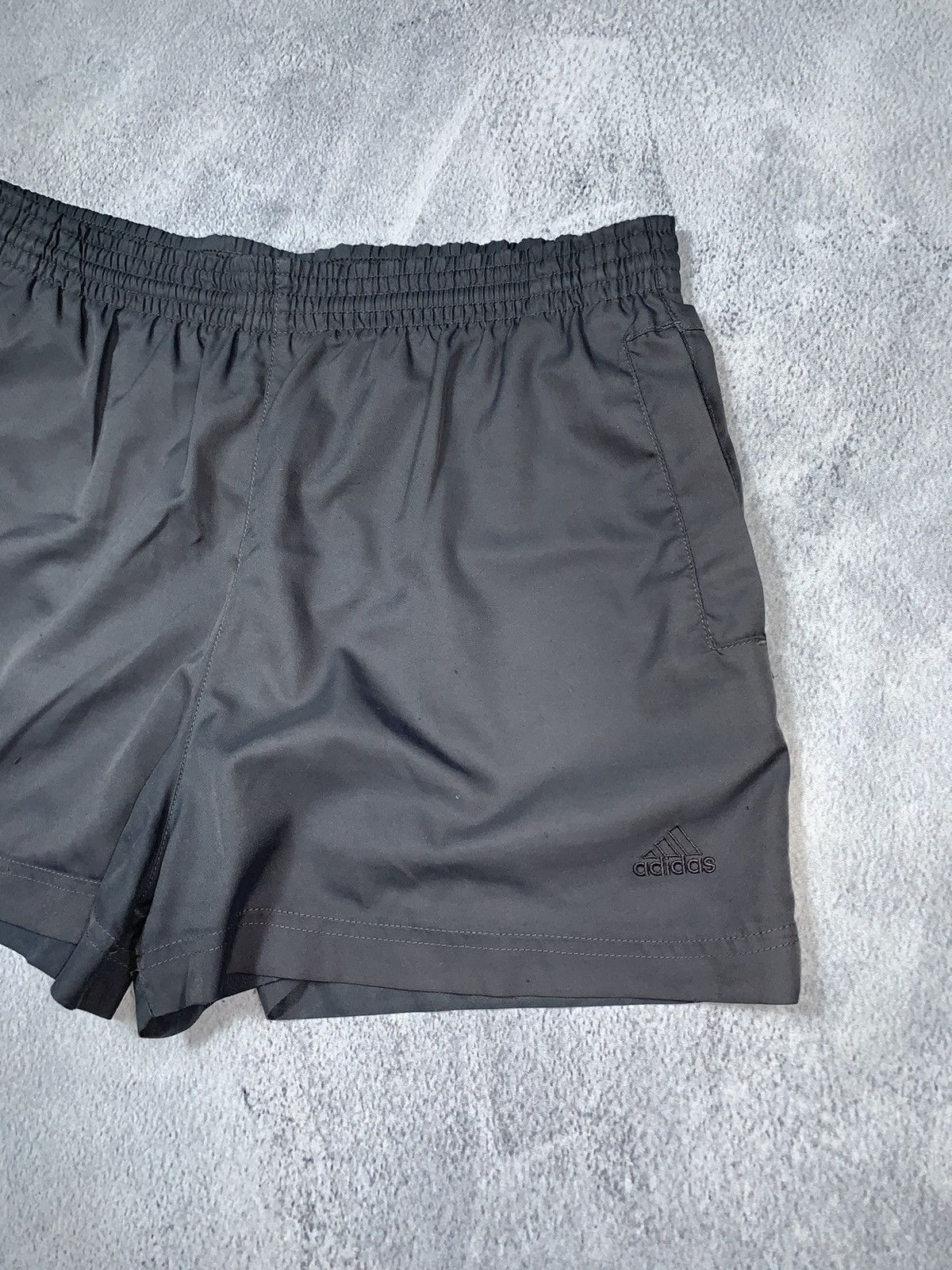 Adidas × Vintage Vintage Adidas shorts streetwear Y2K casual style size S Size US 30 / EU 46 - 3 Thumbnail