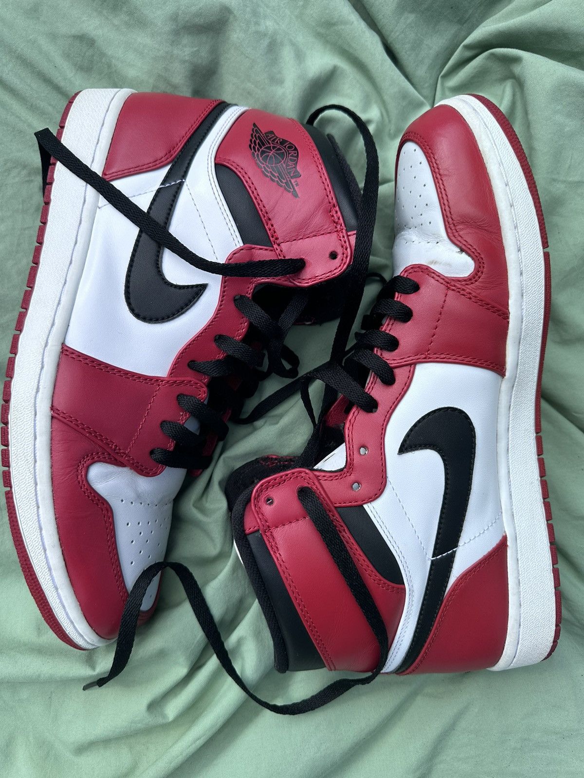 Jordan Brand Air Jordan 1 Chicago 2012 sz12 Size US 12 / EU 45 - 3 Thumbnail