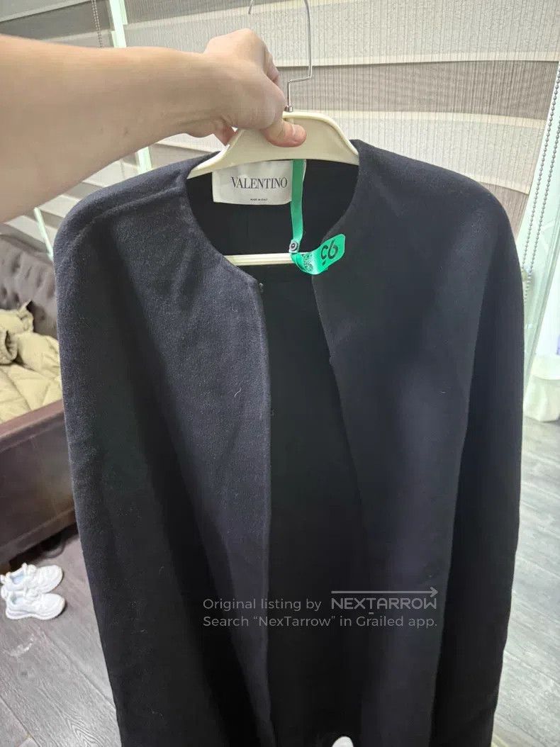Valentino Valentino Cashmere cape Size XXS / US 00 / IT 34 - 1 Thumbnail