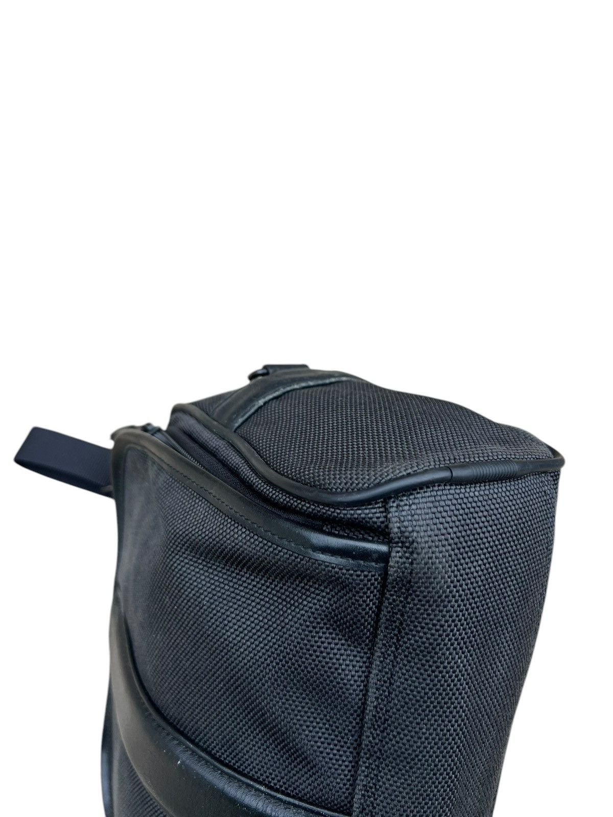 Issey Miyake Vintage Issey Miyake Fade Canvas Leather Sling Bag Size ONE SIZE - 13 Thumbnail