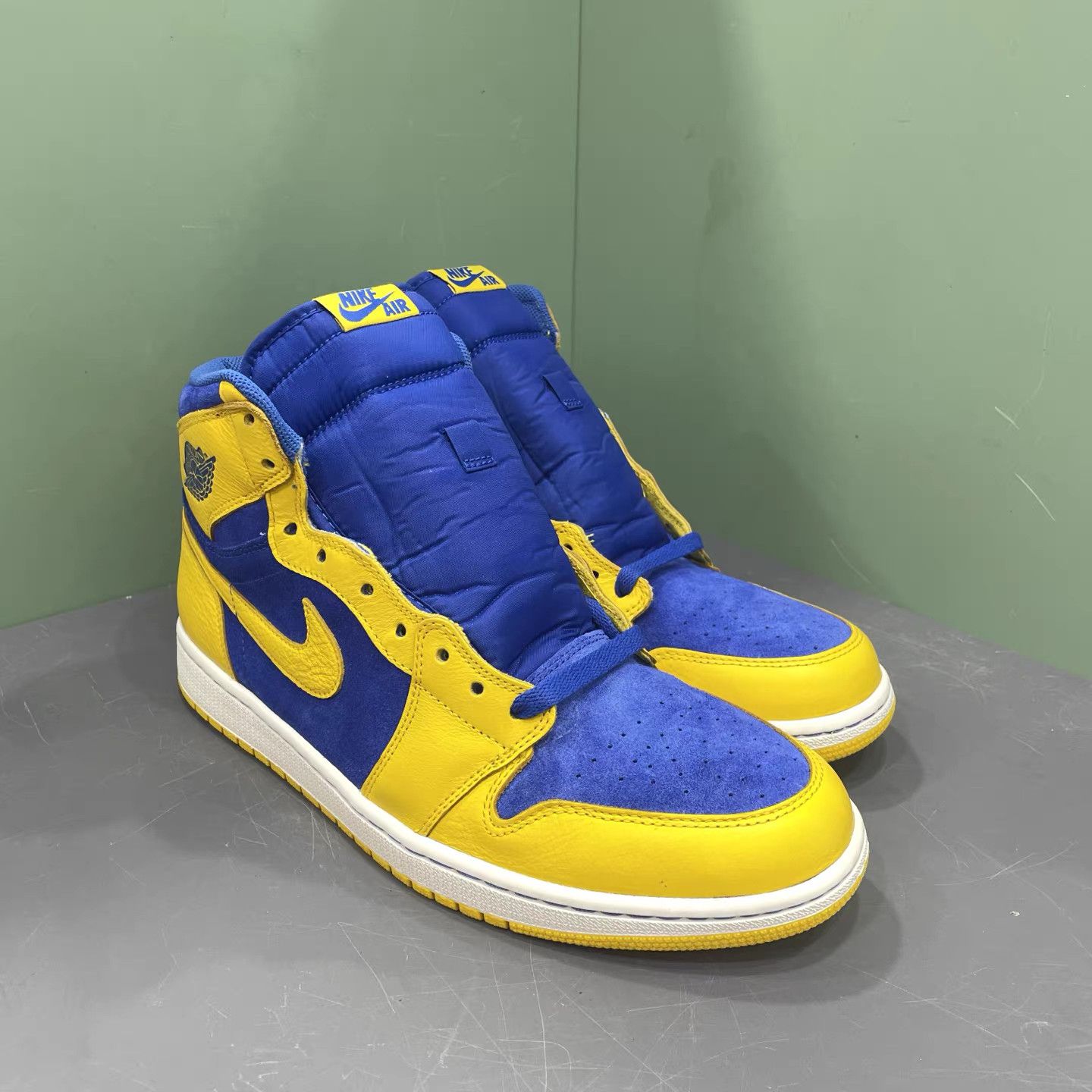 Jordan Brand Air Jordan 1 Laney High K15 Size US 12.5 / EU 45-46 - 3 Thumbnail