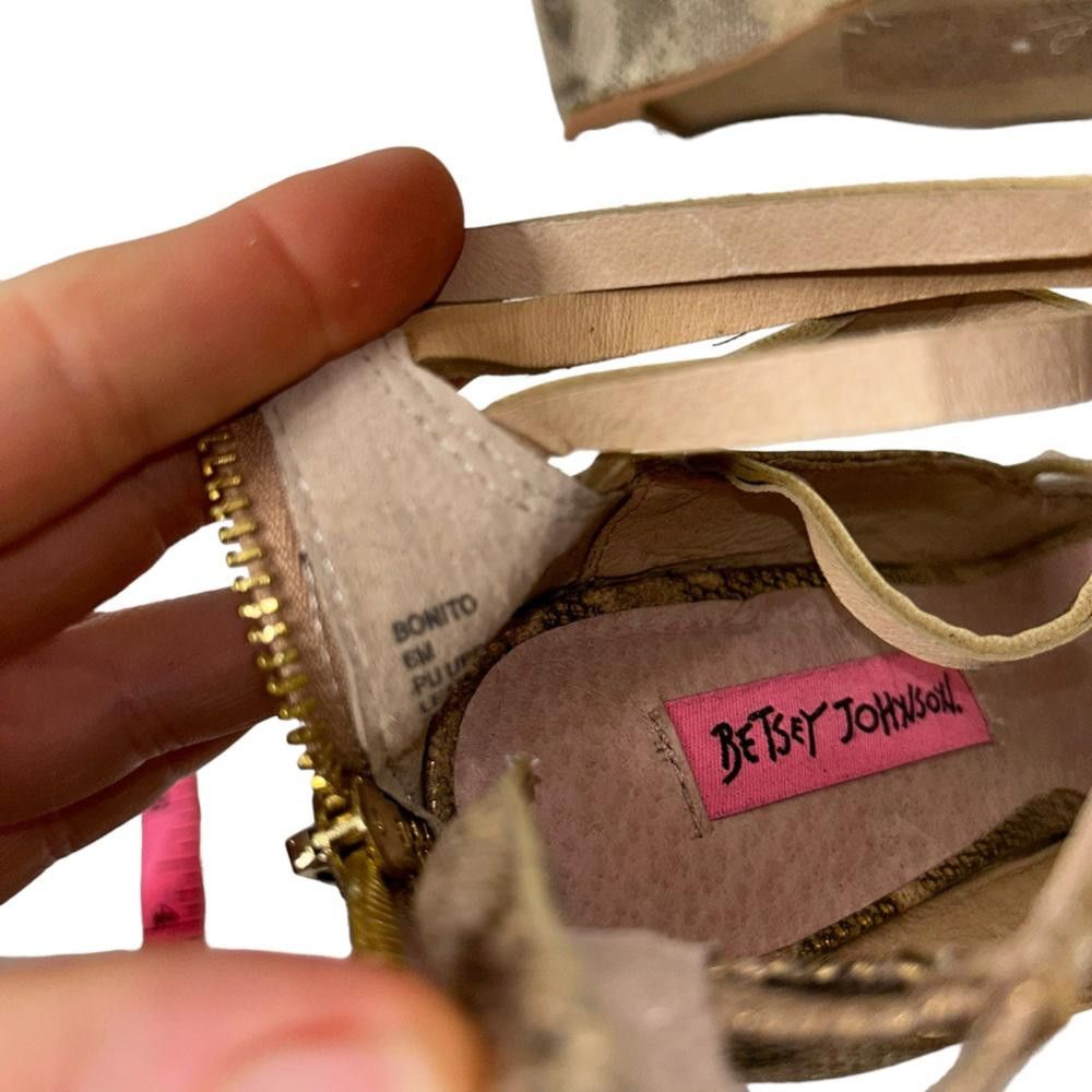 Designer Betsey Johnson l Bonito Wedges 6 Size US 6 / IT 36 - 7 Thumbnail