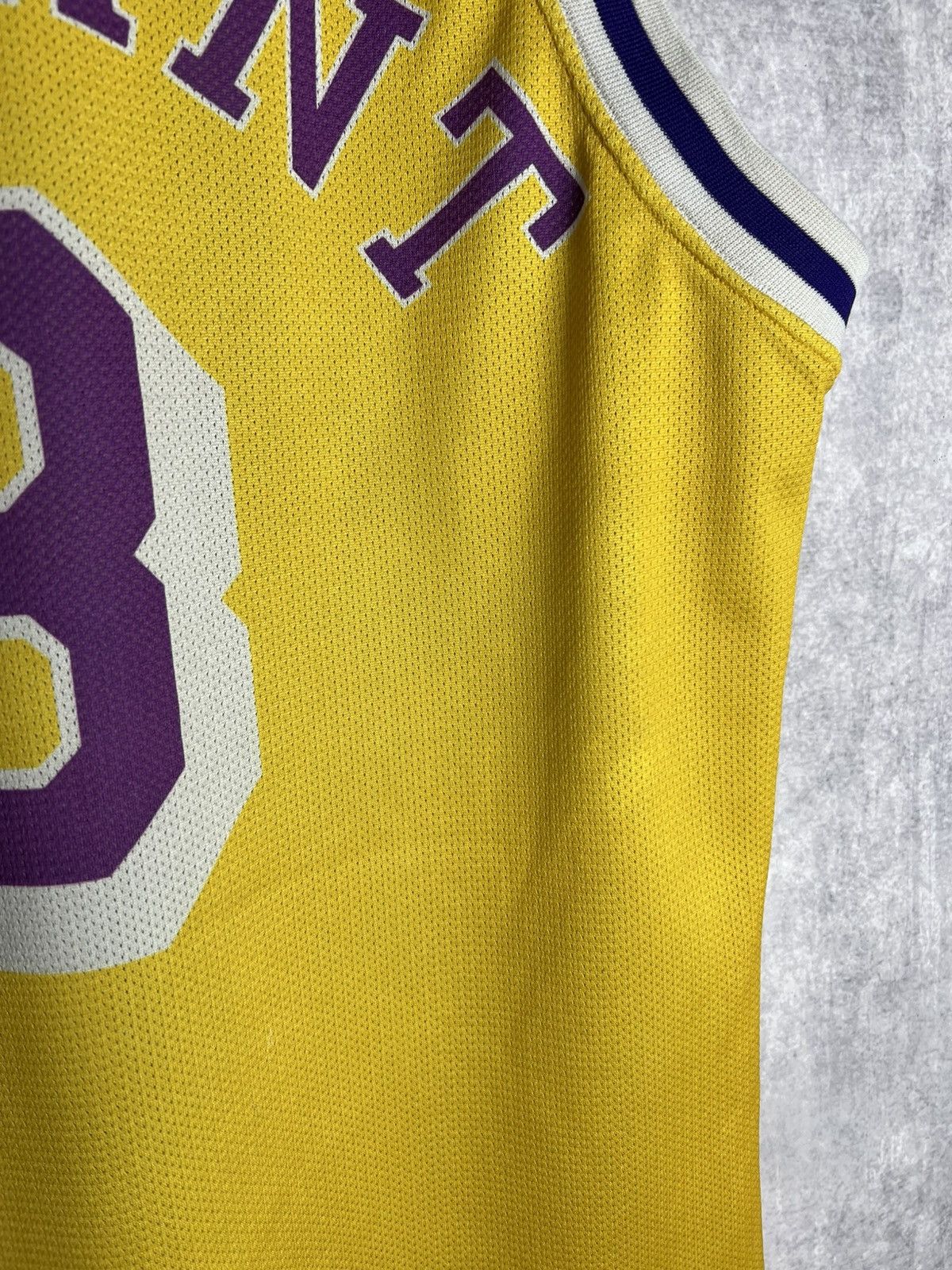 Champion Vintage RARE Kobe Bryant #8 Lakers NBA Champion Jersey Size US M / EU 48-50 / 2 - 17 Thumbnail