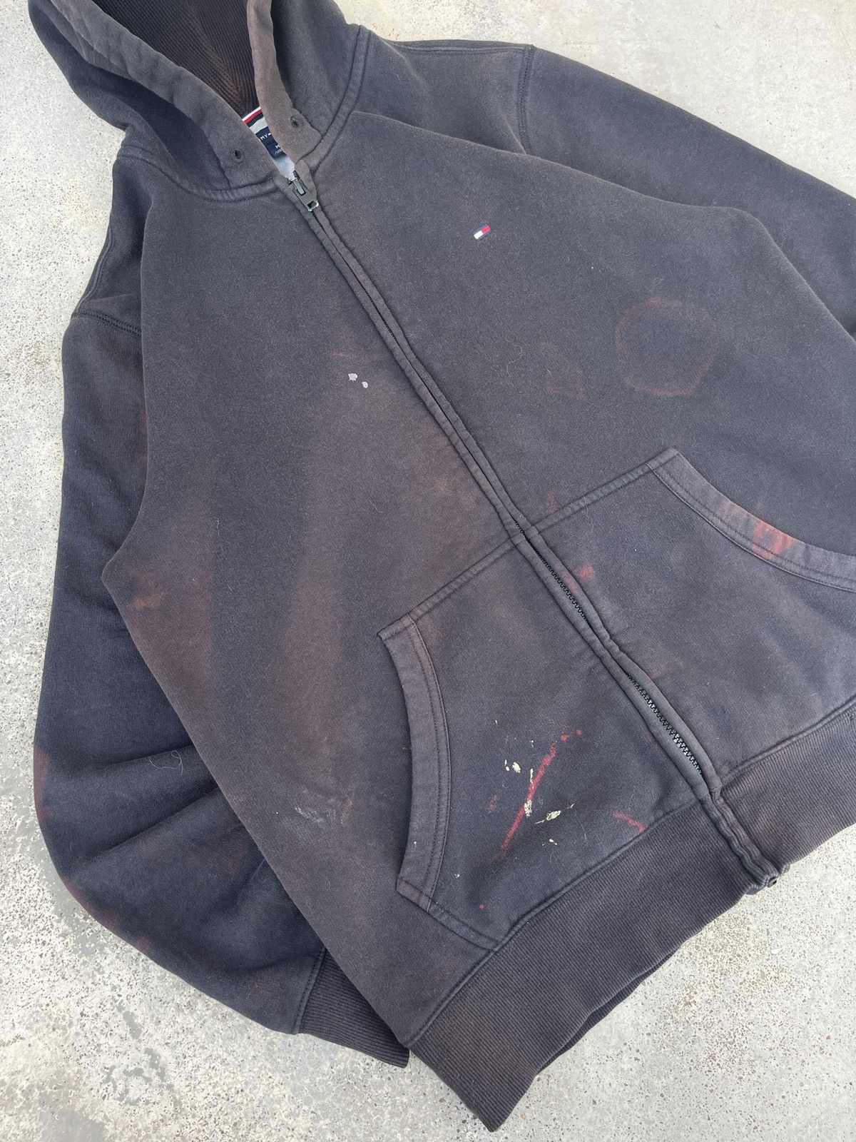 Tommy Hilfiger × Vintage Vintage Faded Black Tommy Hilfiger Zip Up Hoodie Size US L / EU 52-54 / 3 - 5 Thumbnail