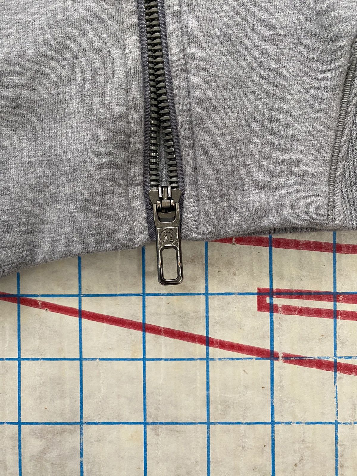 Lululemon Lululemon Athletic Full Zip Hoodie Large Grey Size US L / EU 52-54 / 3 - 7 Thumbnail