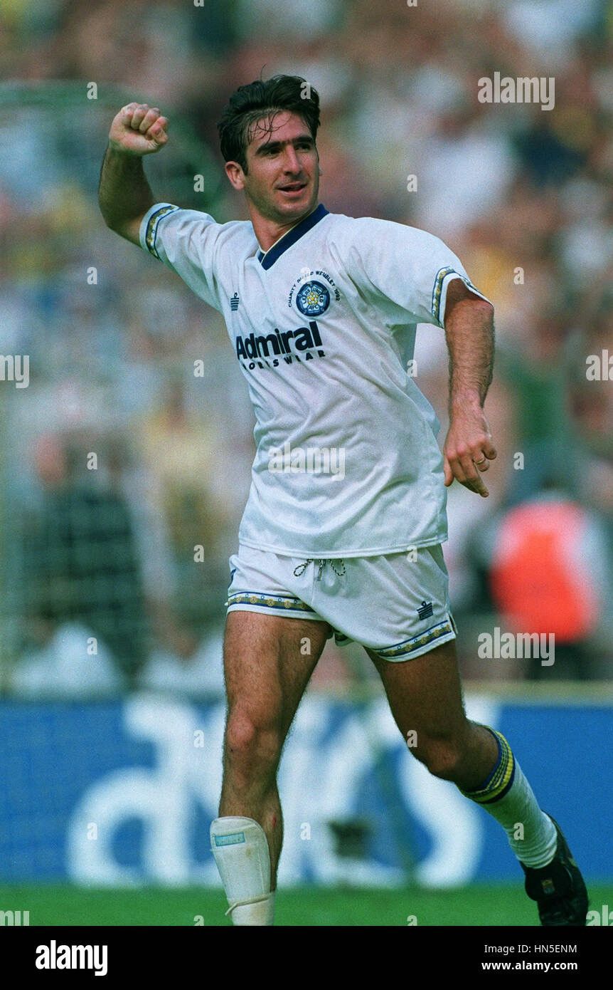 Vintage Leeds United Home 1992-93 Cantona #7 Soccer Jersey Size US M / EU 48-50 / 2 - 12 Thumbnail