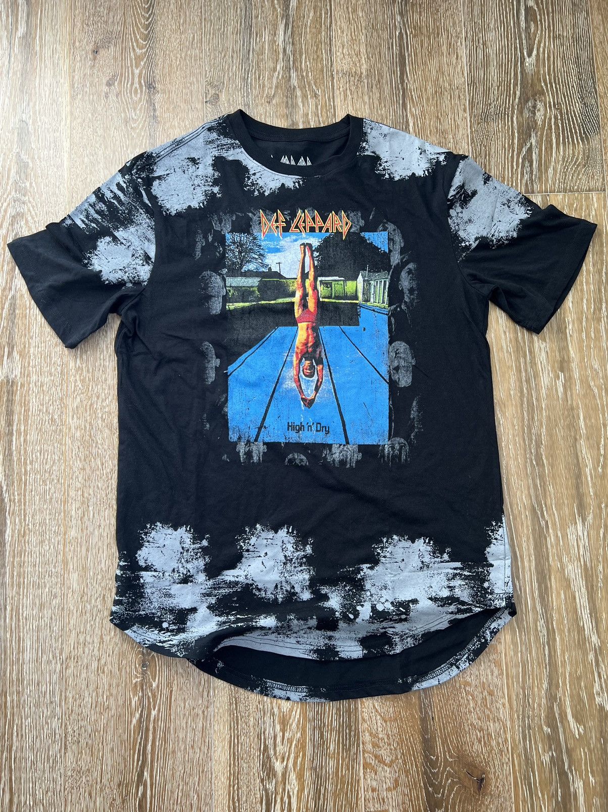 Band Tees Def leppard high n dry tee Size US M / EU 48-50 / 2 - 1 Thumbnail