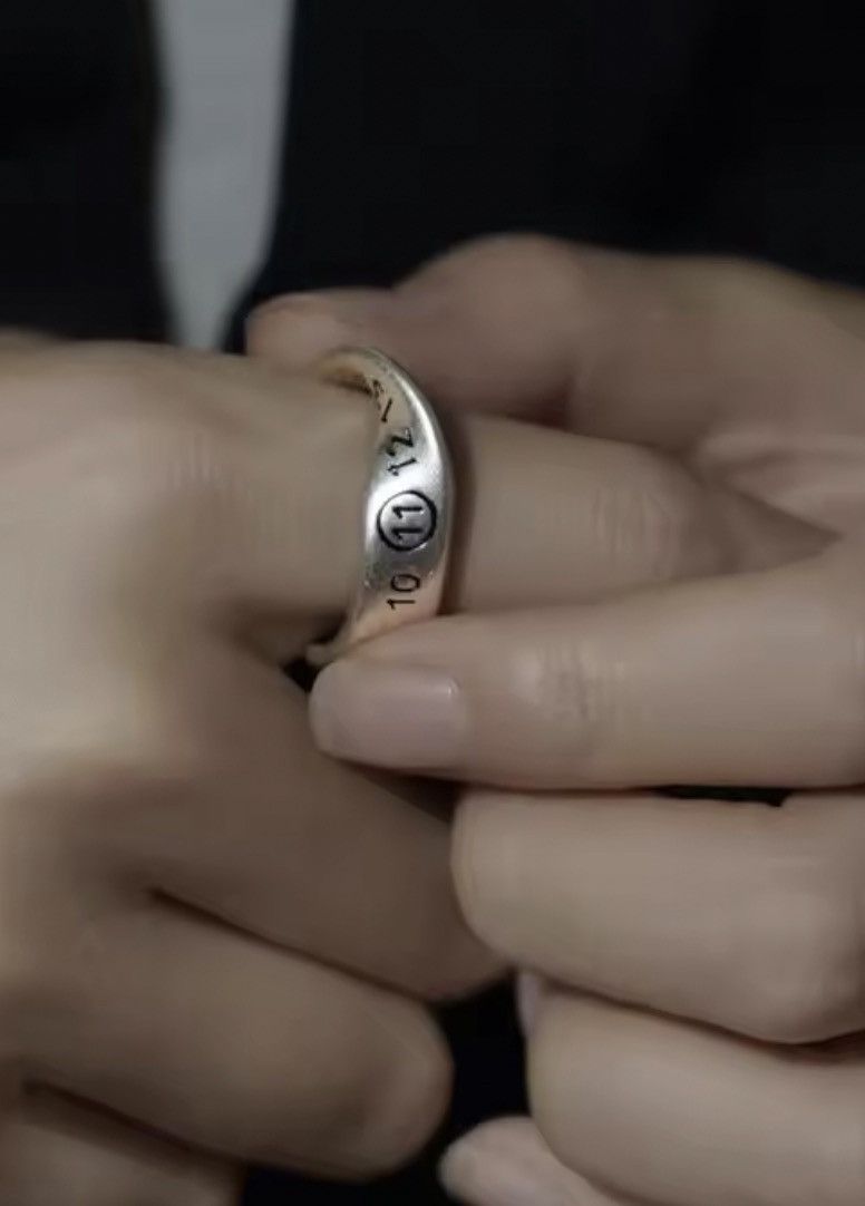 Jewelry Twisted Number Ring ( Size 7-10 ) Size ONE SIZE - 6 Thumbnail