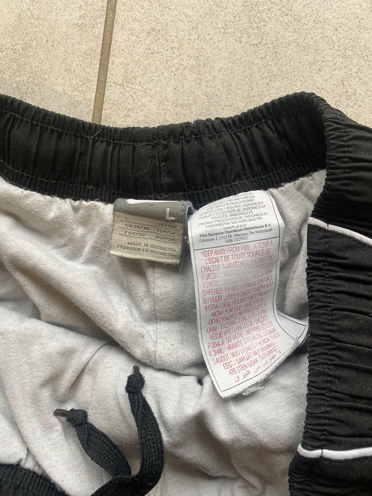 Nike × Vintage Nike Vintage nylon pants Size US 32 / EU 48 - 4 Thumbnail