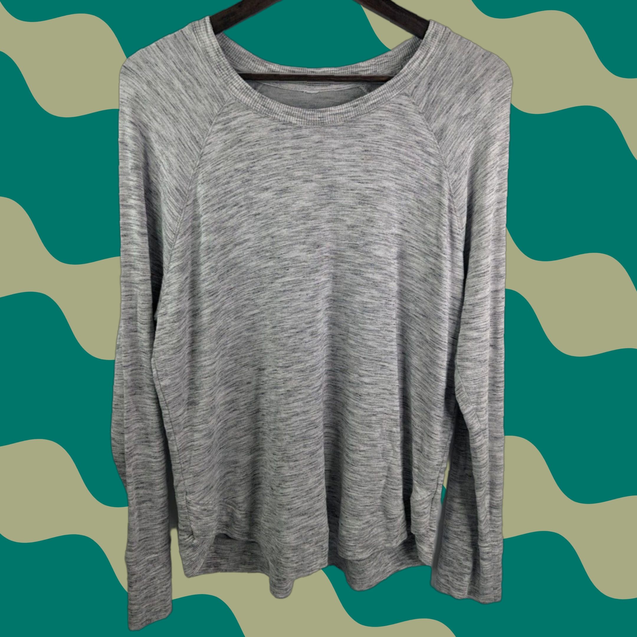 Athleta Athleta Sweatshirt Mindset Relaxed Fit Women’s Large Gray Pullover Long Sleeve Activewear 472751 Size L / US 10 / IT 46 - 1 Thumbnail