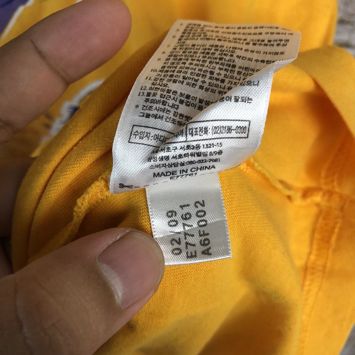 Adidas DL Adidas L.A. Lakers Kobe Bryant Yellow T-Shirt #A274 Size US M / EU 48-50 / 2 - 9 Thumbnail