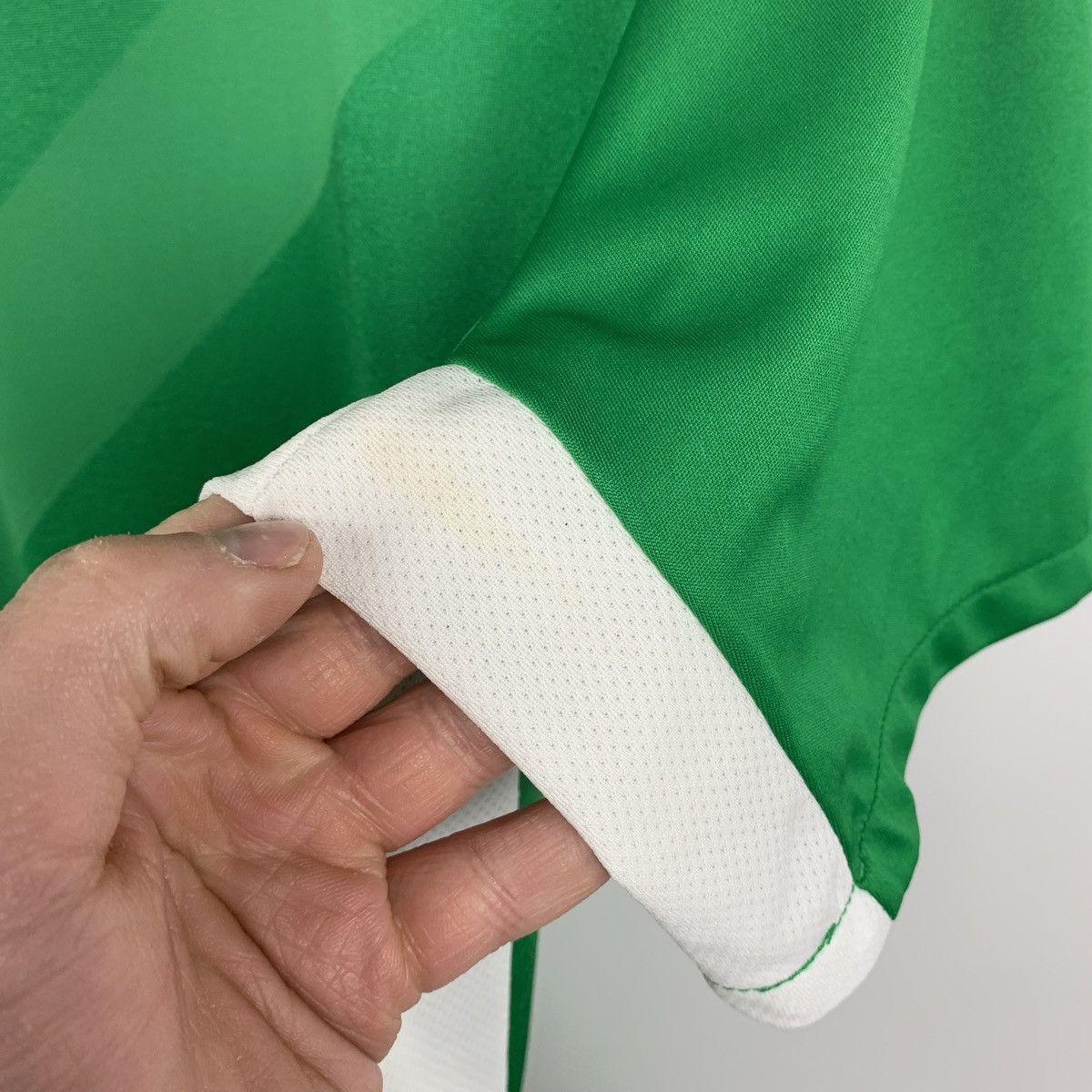 Umbro Umbro Ireland Soccer Football Jersey Size S Green Top Size US S / EU 44-46 / 1 - 15 Thumbnail