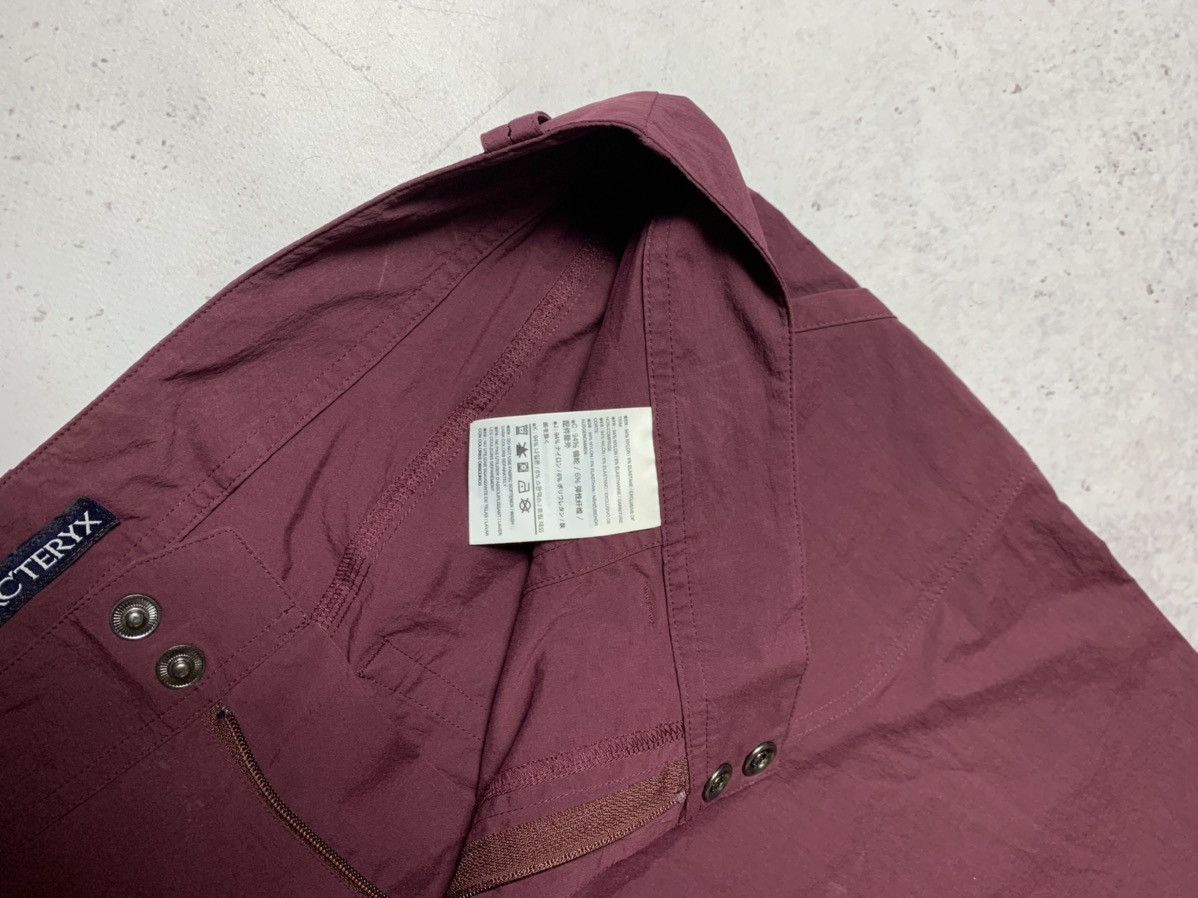 Arc'teryx × Vintage Vintage Arc'teryx Bordeaux Nylon Metal Cargo Shorts 34 Y2K Size 34" / US 12 / IT 48 - 6 Thumbnail