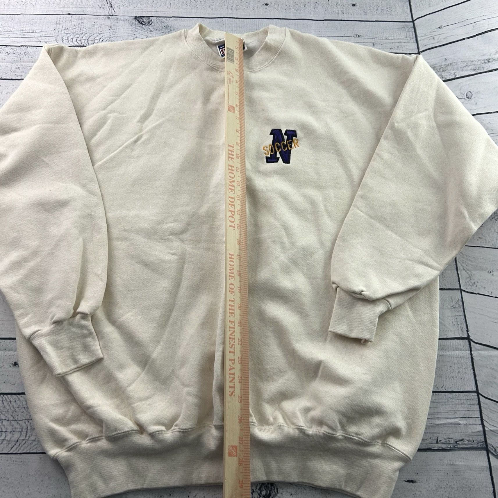 Hanes VINTAGE Hanes Northwestern Soccer Crewneck Sweatshirt Men XL Ivory Size US XL / EU 56 / 4 - 4 Thumbnail