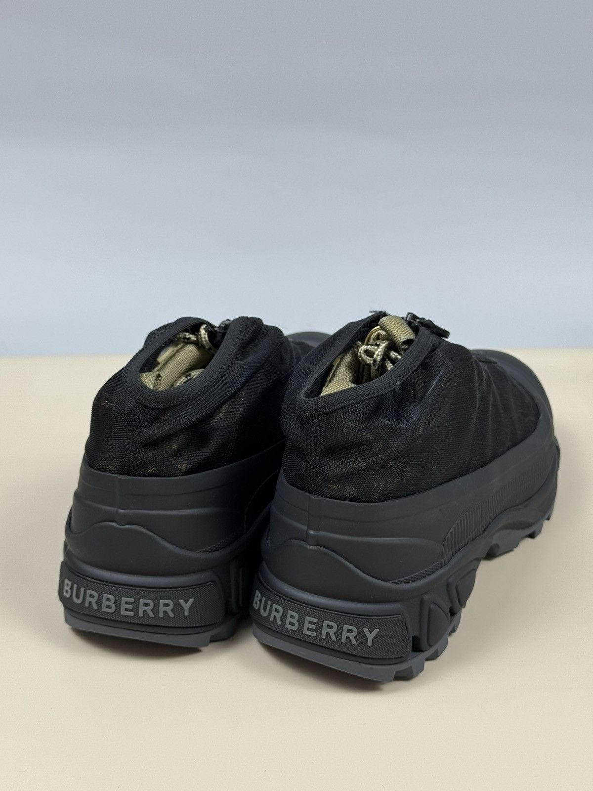 Burberry Burberry Arthur Black Mesh Gold GOAT Exclusive Sneaker $950 Size US 7 / EU 40 - 4 Thumbnail