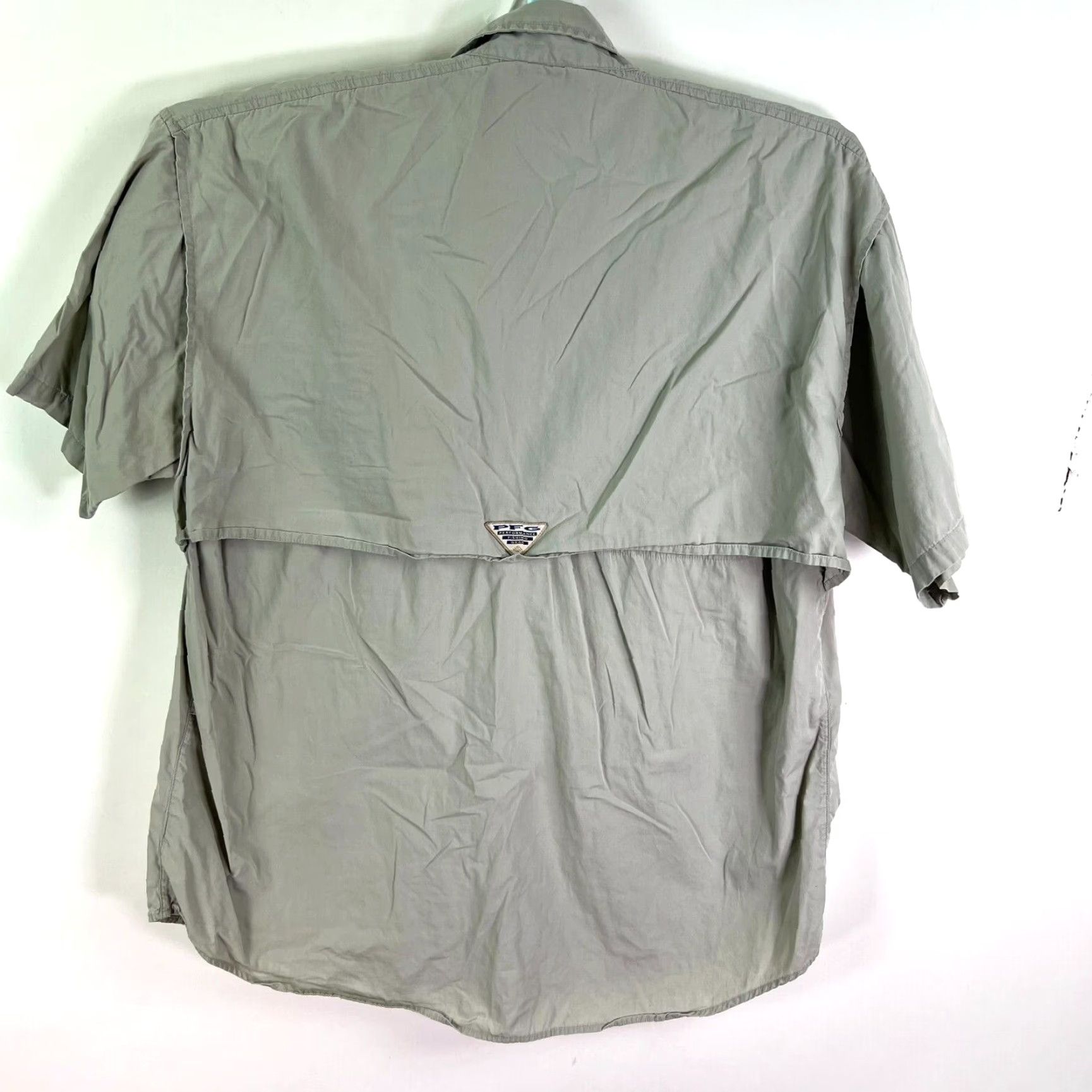 Vintage VINTAGE Columbia Men’s Shirt Short Sleeve Button-Up Gray 52 Chest Outdoor Nature 90s Summer Size US L / EU 52-54 / 3 - 6 Thumbnail