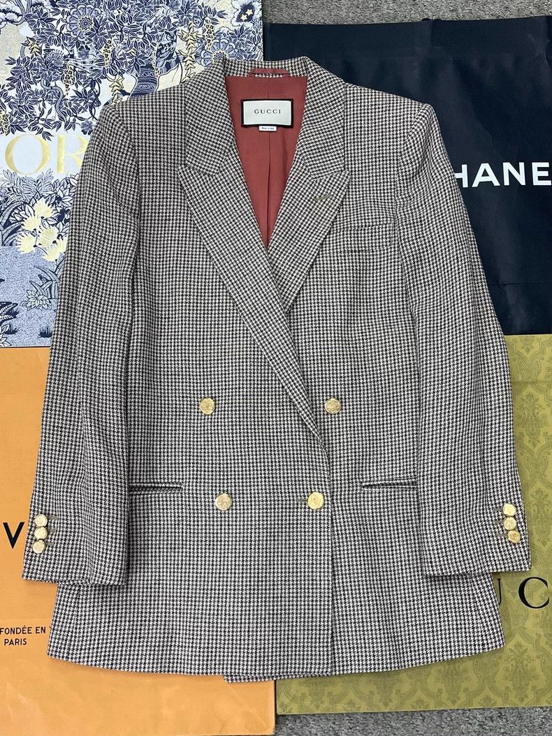 Gucci Gucci Double-breasted gold-buttoned suit jacket Size XS / US 0-2 / IT 36-38 - 1 Thumbnail