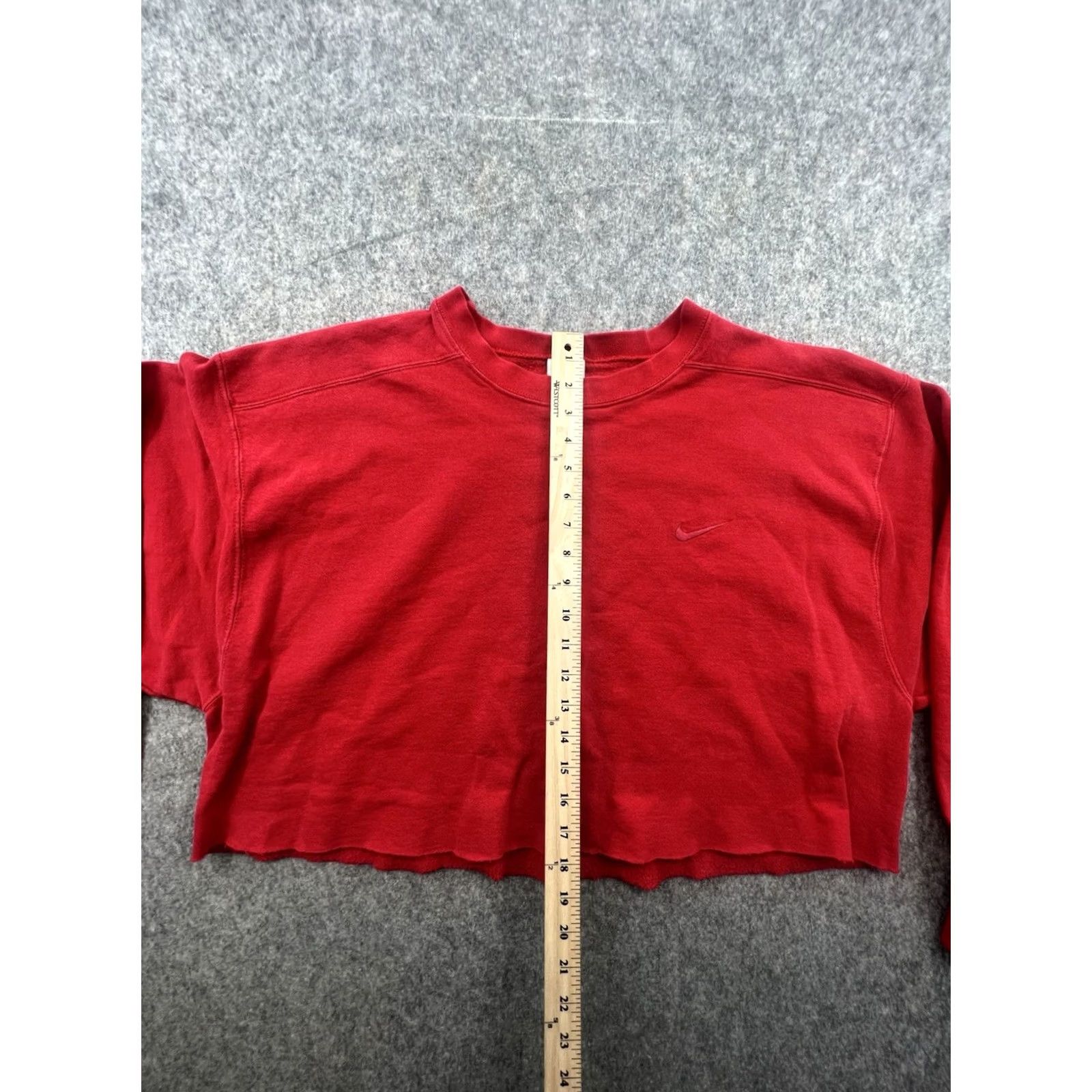 Nike VINTAGE Nike Women's Cropped Red Long Sleeve Sweatshirt XL Shirt Womens 1990s Nike Size XL / US 12-14 / IT 48-50 - 3 Thumbnail