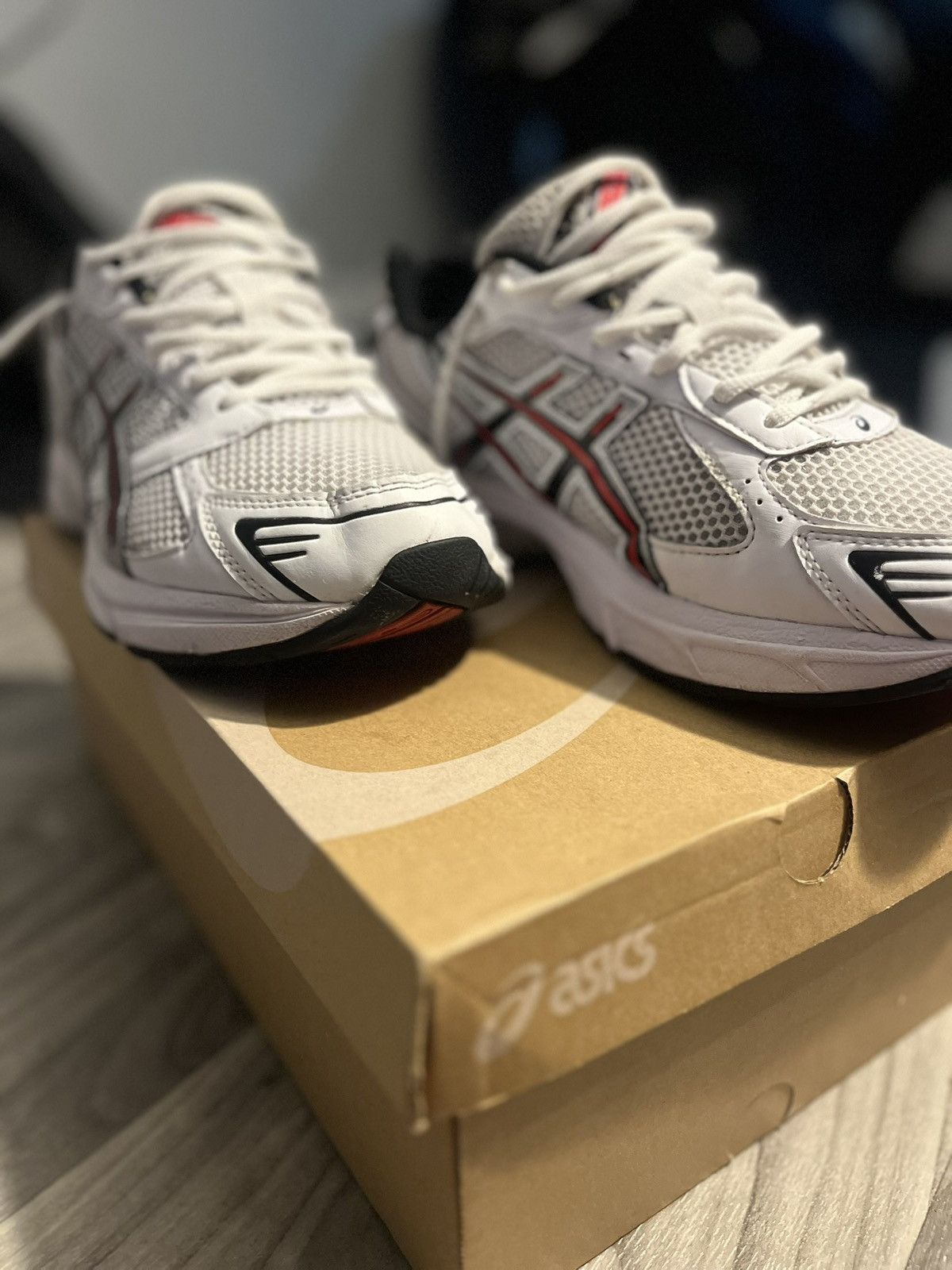 Asics Asics Gel 1130 'White Electric Red' Size US 11.5 / EU 44-45 - 4 Thumbnail