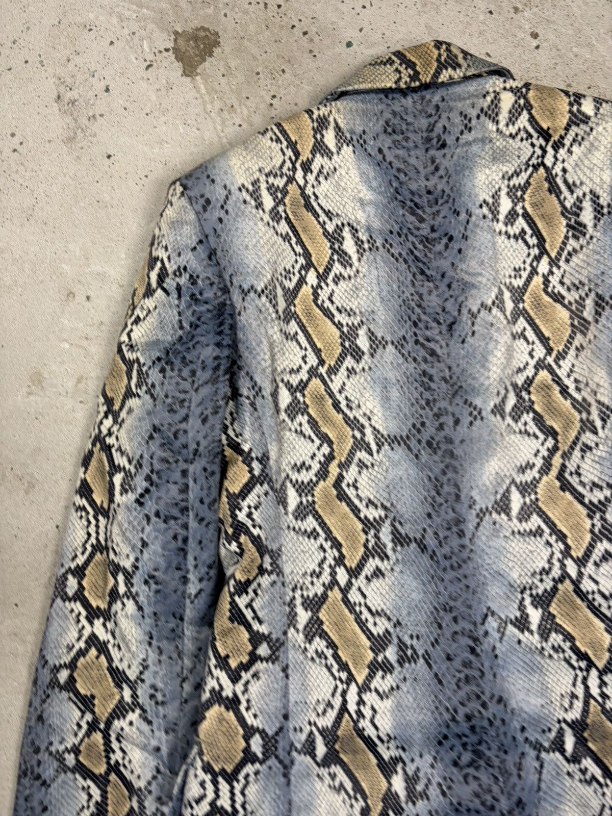 Roberto Cavalli Vintage 2000s Roberto Cavalli Snake Skin Python Print Blazer Size XL / US 12-14 / IT 48-50 - 17 Thumbnail
