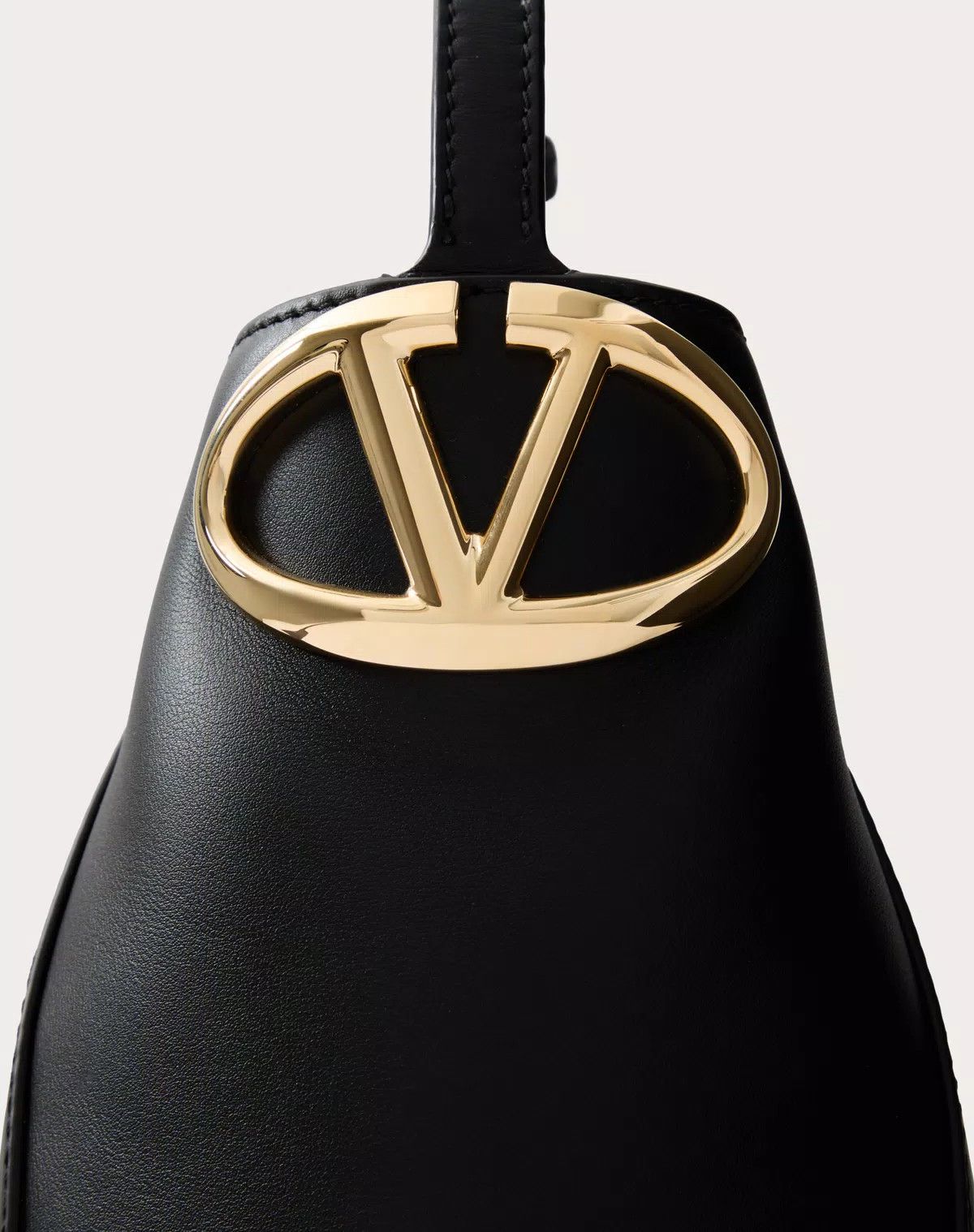 Valentino oc11z0725 Size:OS/Shopping Bag In Nappa Calfskin in Black Size ONE SIZE - 7 Thumbnail