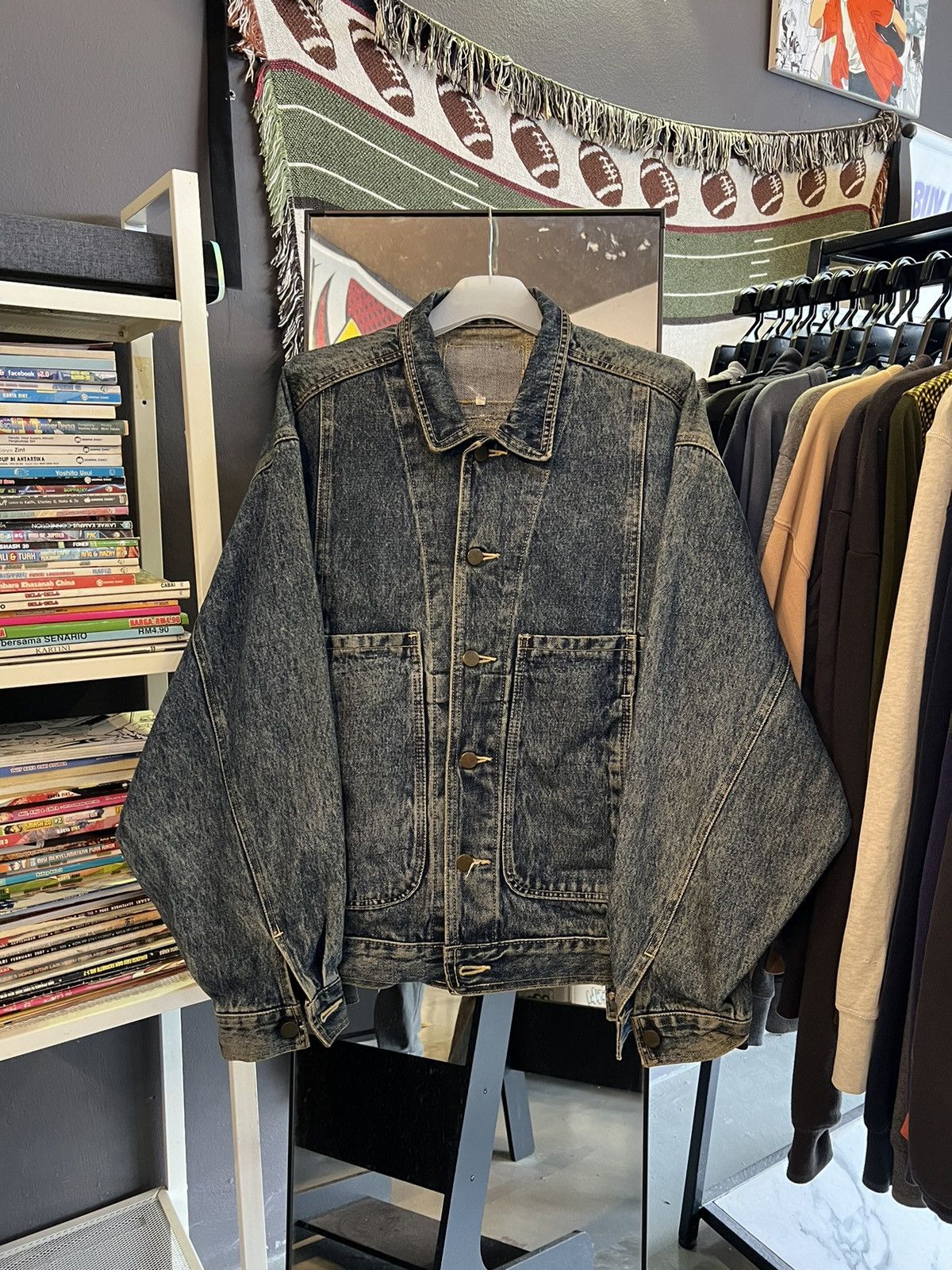 Vintage Vintage 80's Denim Jacket Scovill Button Rare Design Size US L / EU 52-54 / 3 - 1 Thumbnail