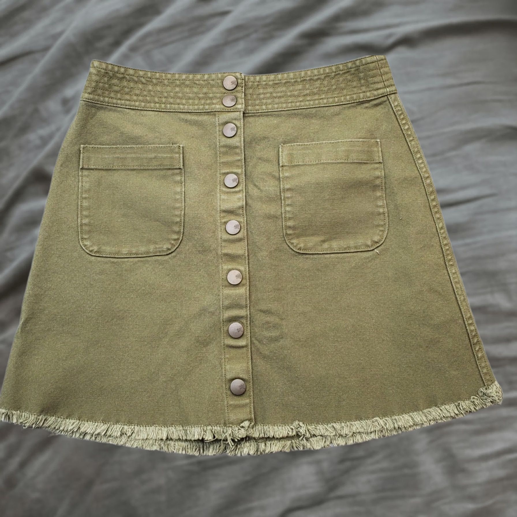 Madewell Madewell Womens Size 2 Green Canvas A-Line Skirt Frayed Hem Patch Pocket Snap Front Short 2 Size 26" / US 2 / IT 38 - 1 Thumbnail