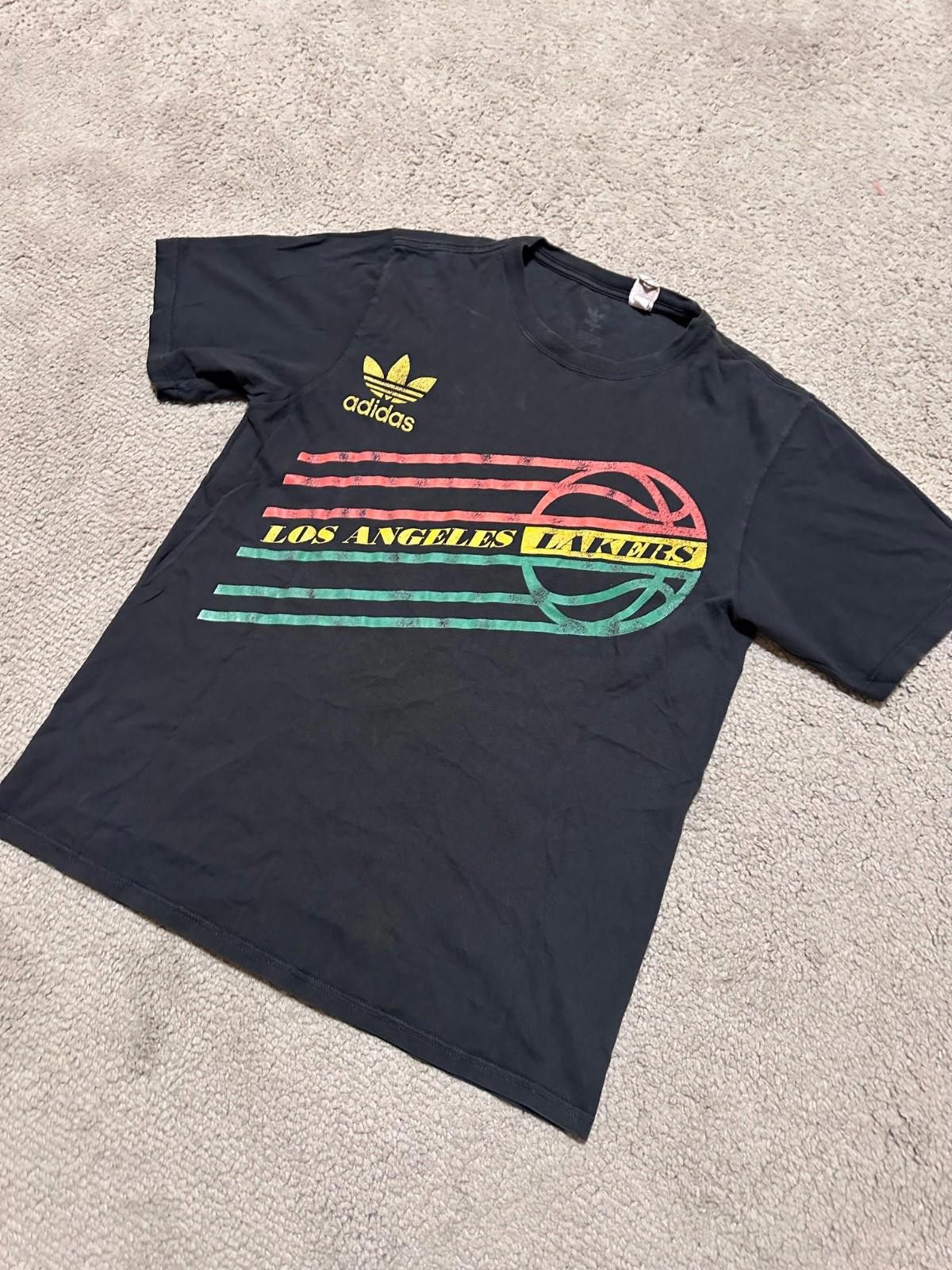 Adidas Vintage Adidas Lakers T-Shirt Sz S Size US S / EU 44-46 / 1 - 2 Thumbnail