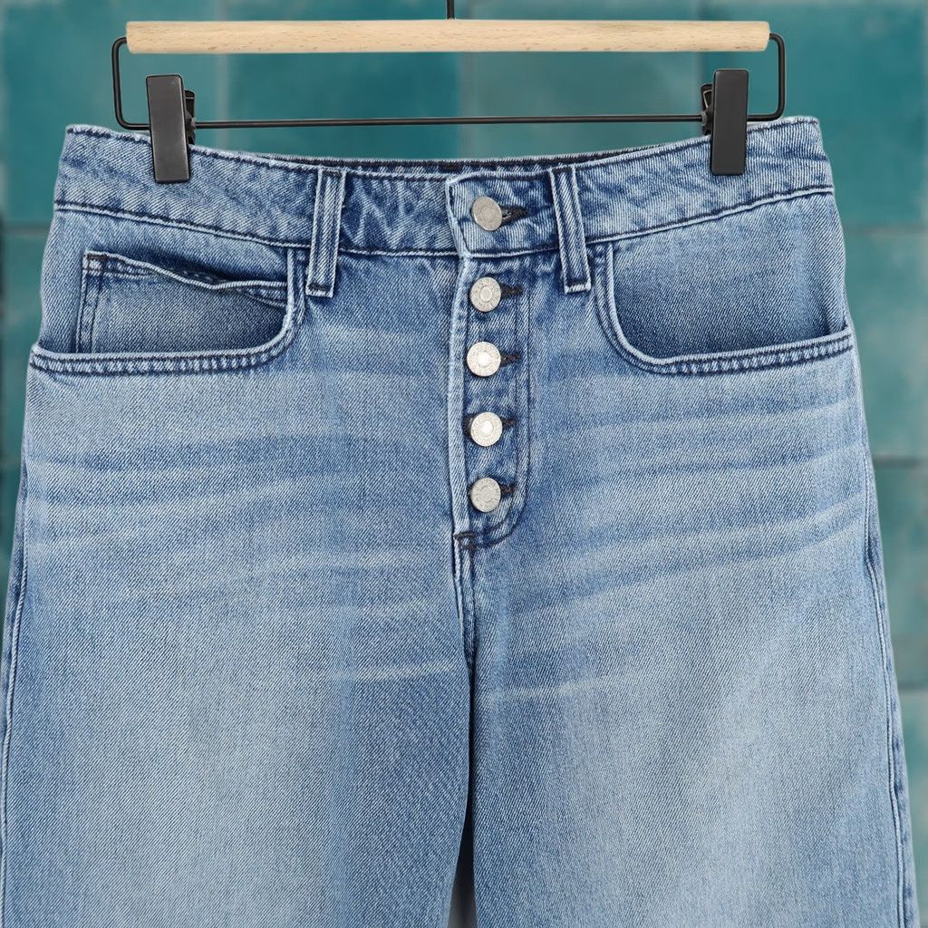 Vintage Item Specifications: Material: Genuine Leather, Thickness: 0.5 inches Size 27" / US 4 / IT 40 - 1 Thumbnail