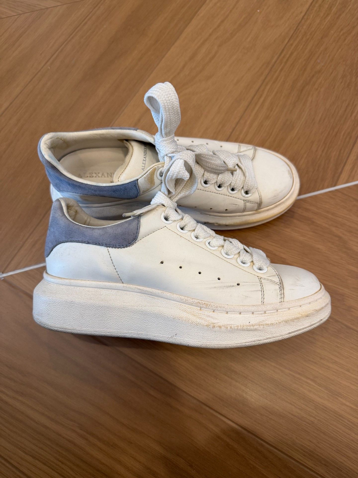 Alexander McQueen Alexander McQueen Blue Lowtop Sneakers 35 Women Size US 5 / IT 35 - 1 Thumbnail